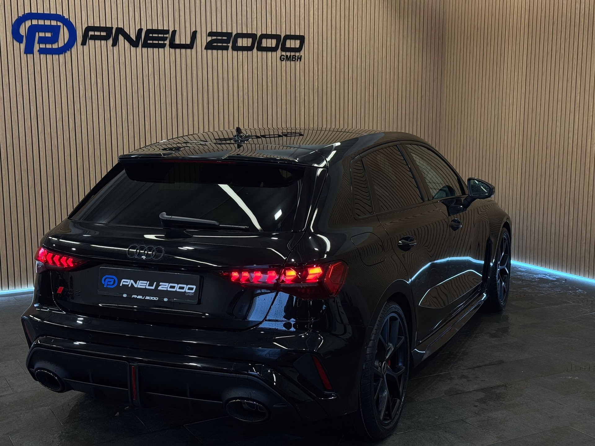 AUDI RS3 Sportback 2.5 TSI quattro S-tronic * 5Jahre/100'000km Garantie*-showroom-element-3
