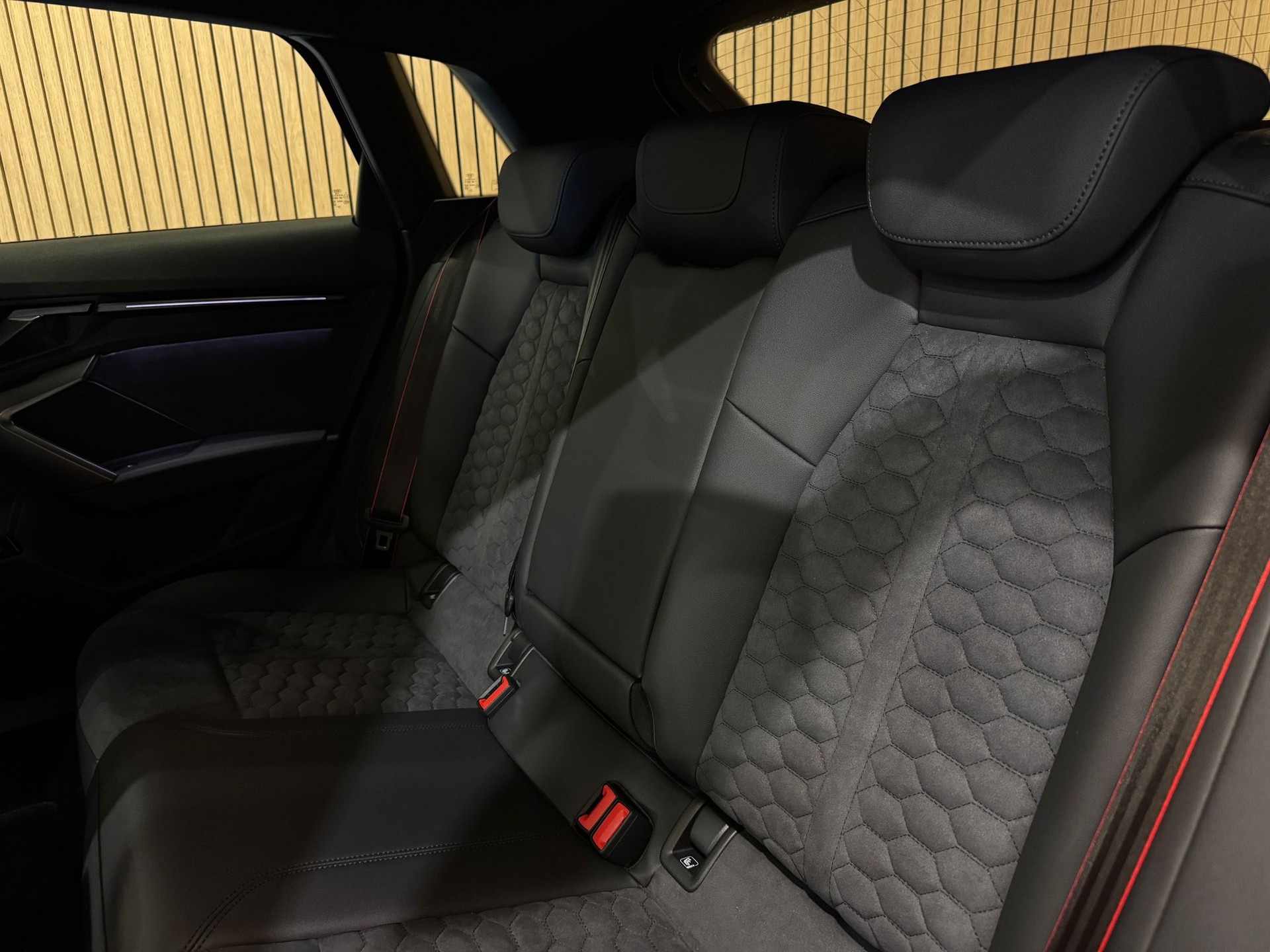 AUDI RS3 Sportback 2.5 TSI quattro S-tronic * 5Jahre/100'000km Garantie*-image-16