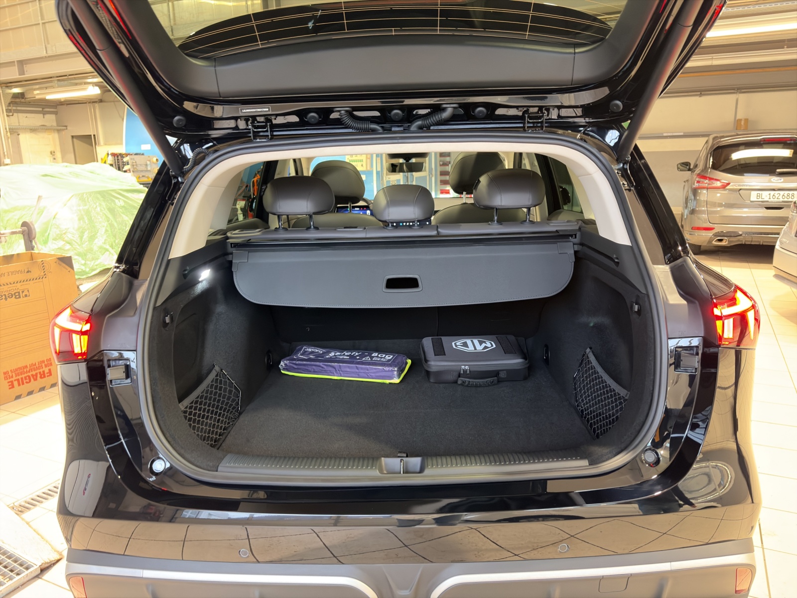 MG S6 EV 77 kWh Luxury 4WD-image-6