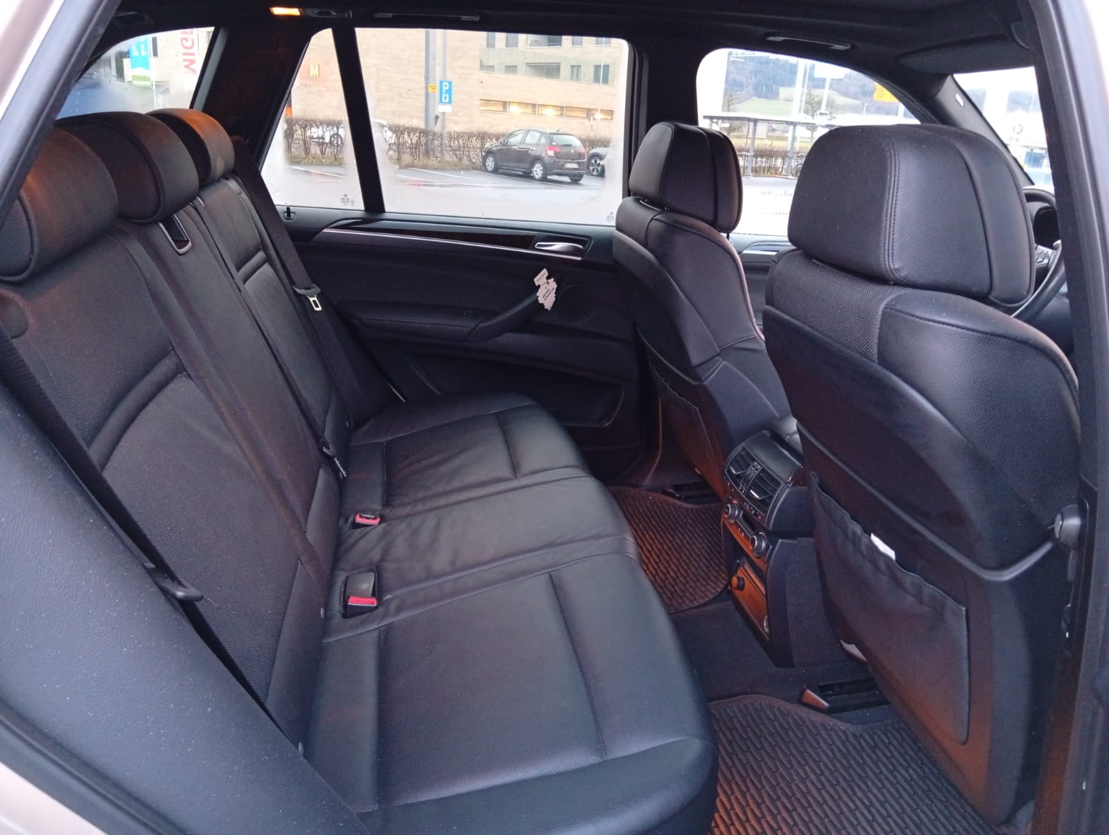 BMW X5 xDrive 50i Steptronic-image-9