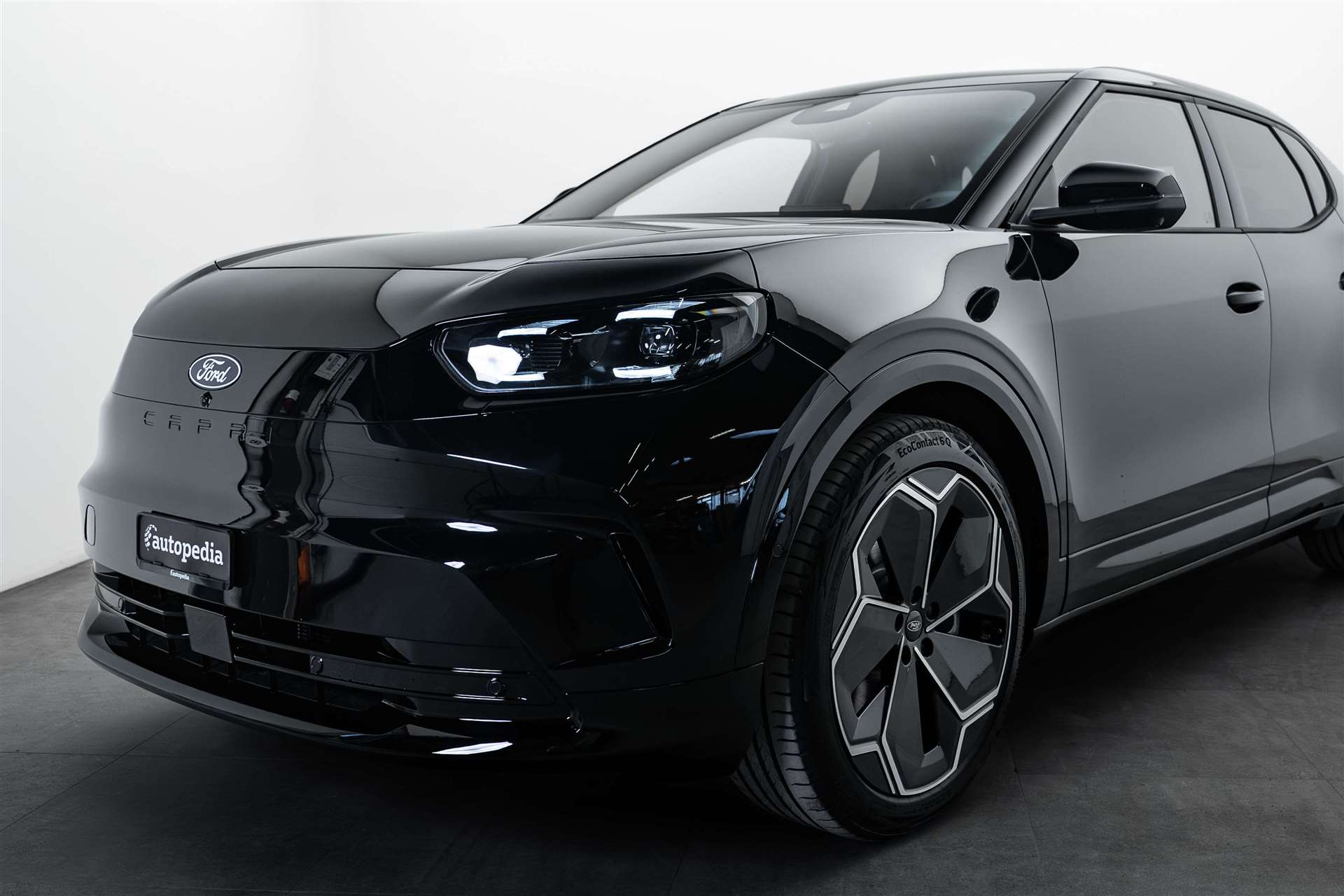 FORD Capri Elektro 79kWh 340PS Dual Extended Range Premium AWD-showroom-element-1