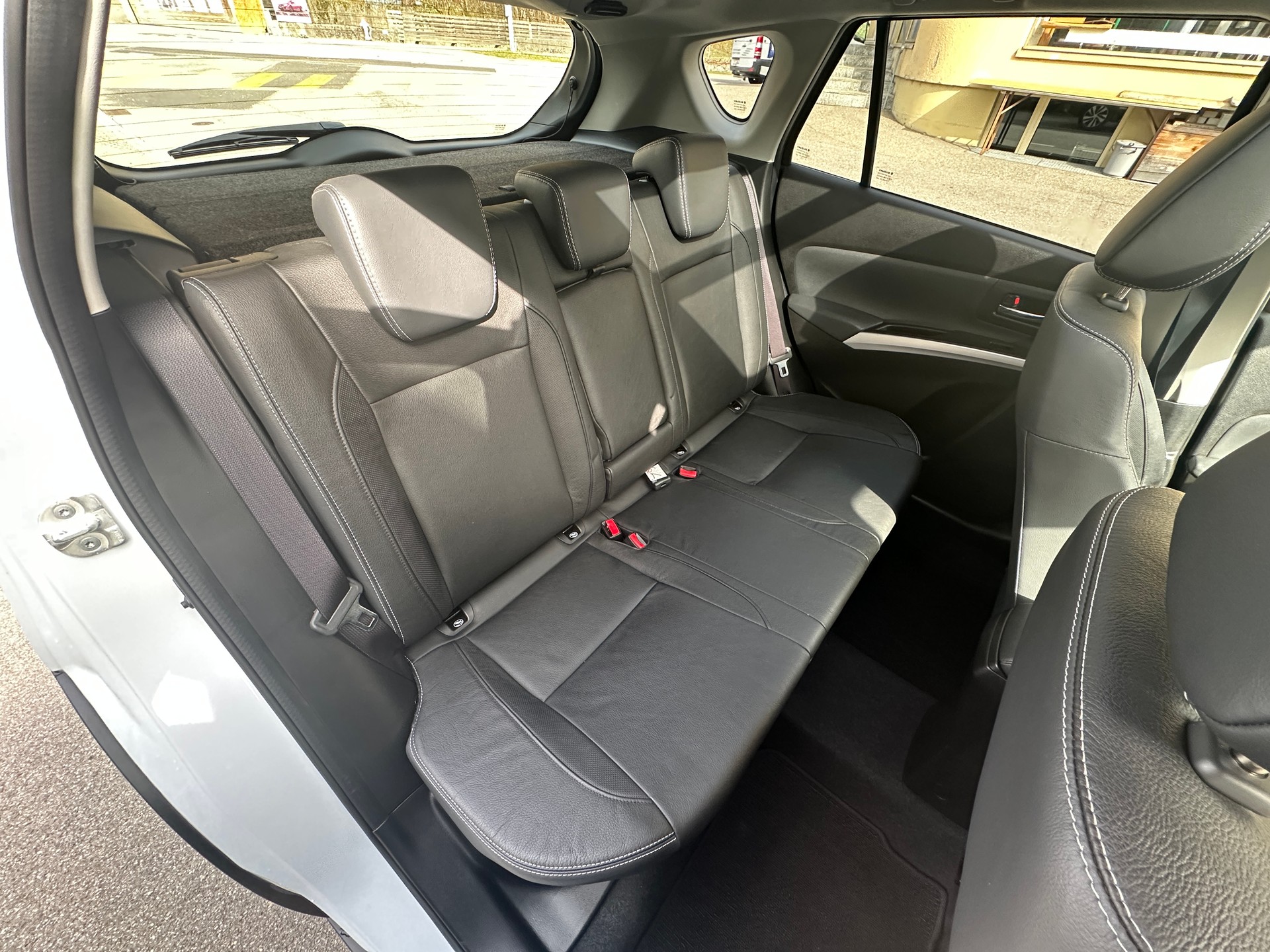 SUZUKI SX4 S-Cross 1.4T 16V Compact+ Hybrid 4WD Automatic-image-12