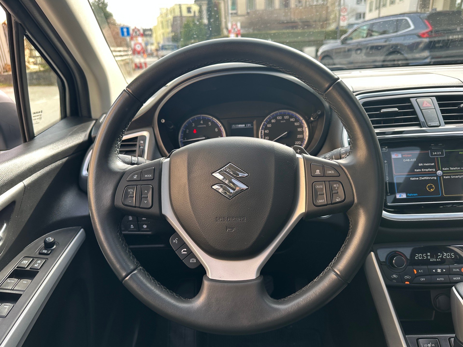SUZUKI SX4 S-Cross 1.4T 16V Compact+ Hybrid 4WD Automatic-image-5