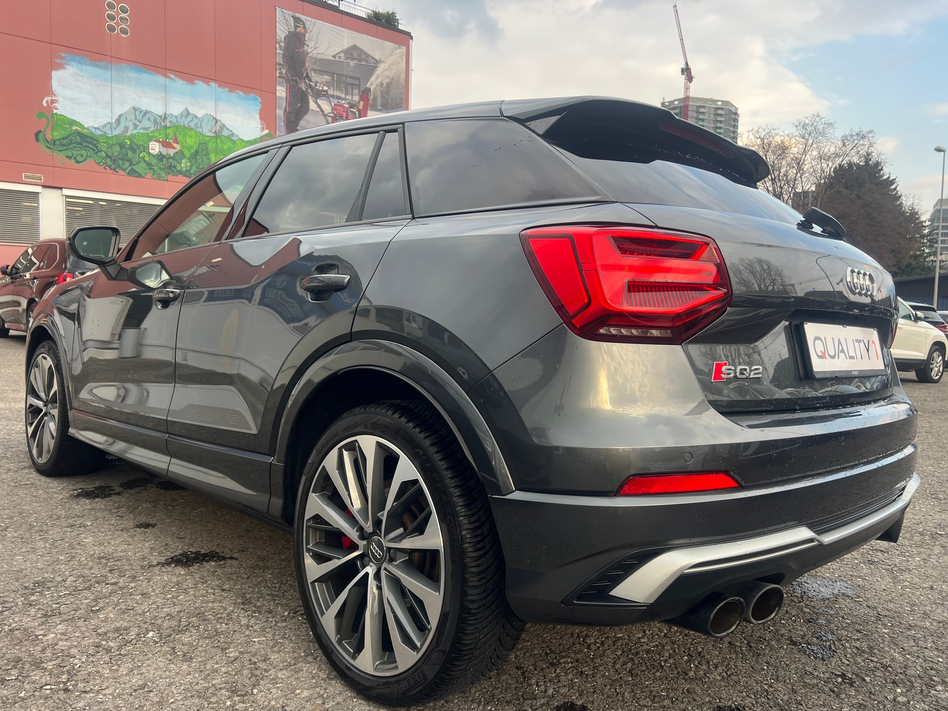 AUDI SQ2 TFSI quattro S-tronic-showroom-element-1