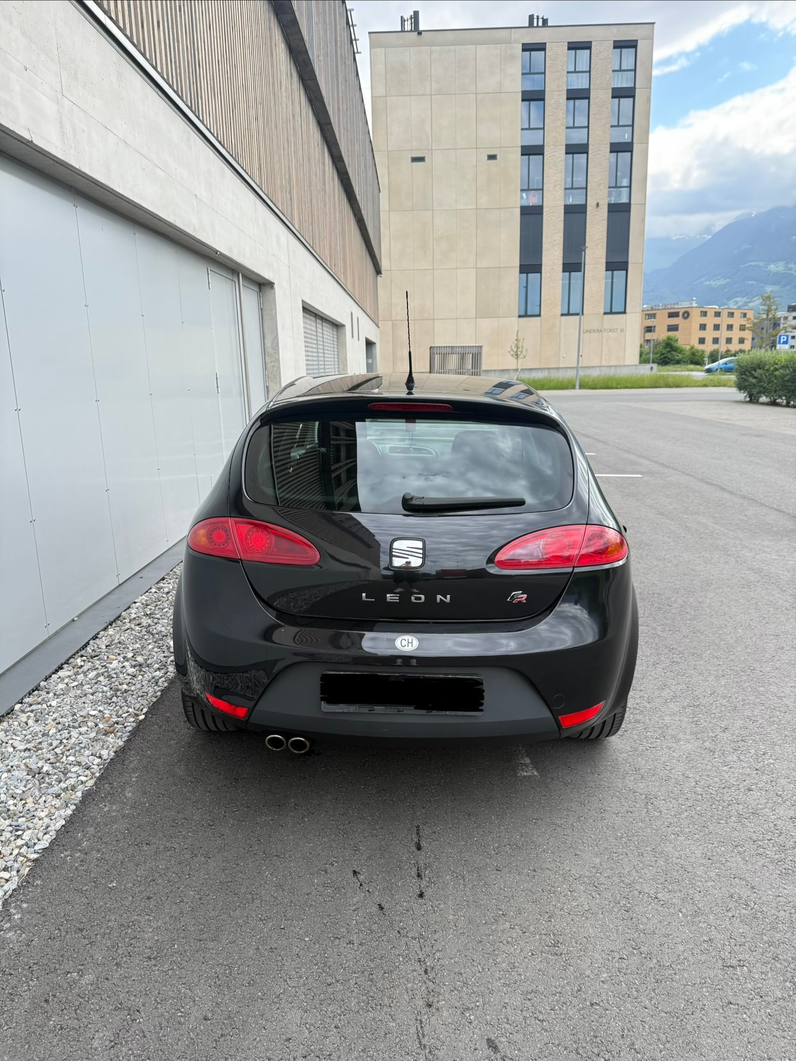 SEAT Leon 2.0 TDI FR-image-4