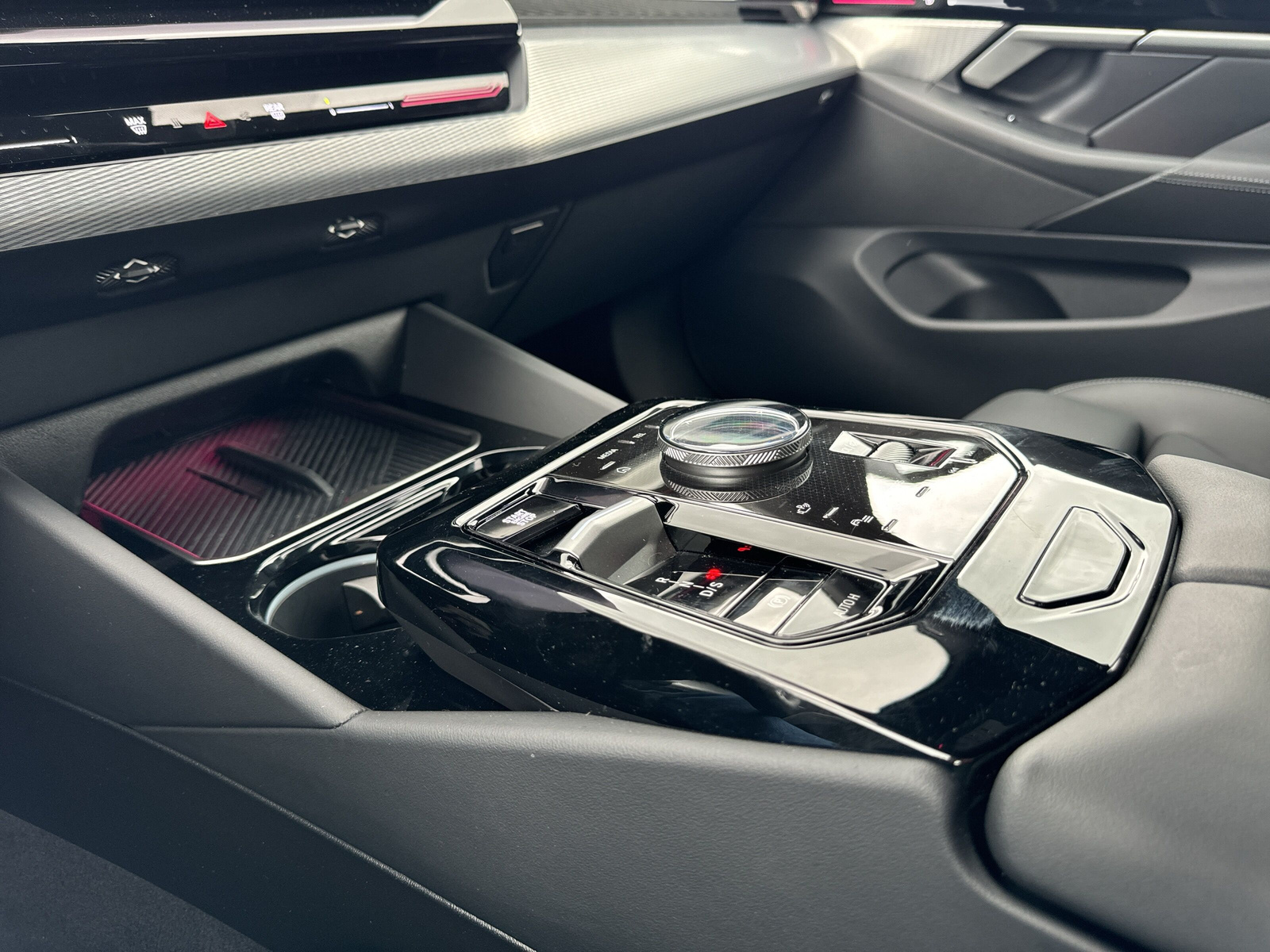 BMW 520d xDrive 48V Touring M Sport Steptronic-image-21