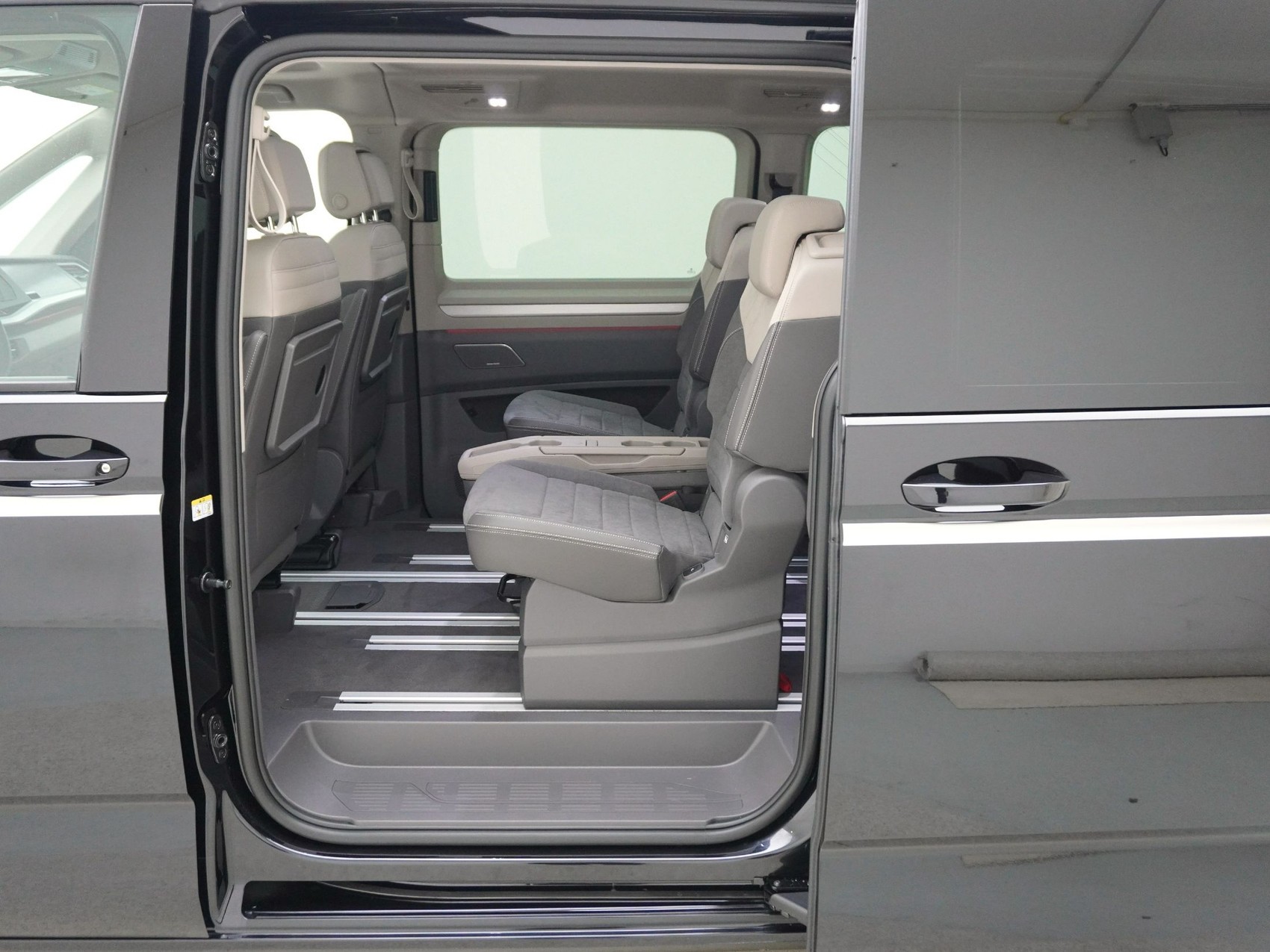 VW Multivan 1.5 TSI eHybrid Style DSG 4motion-image-15
