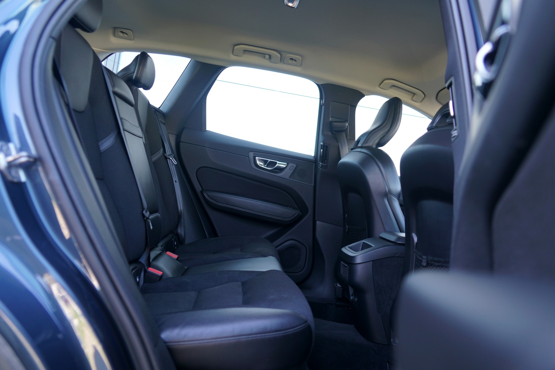VOLVO XC60 D4 AWD Momentum Geartronic (CH)-image-12