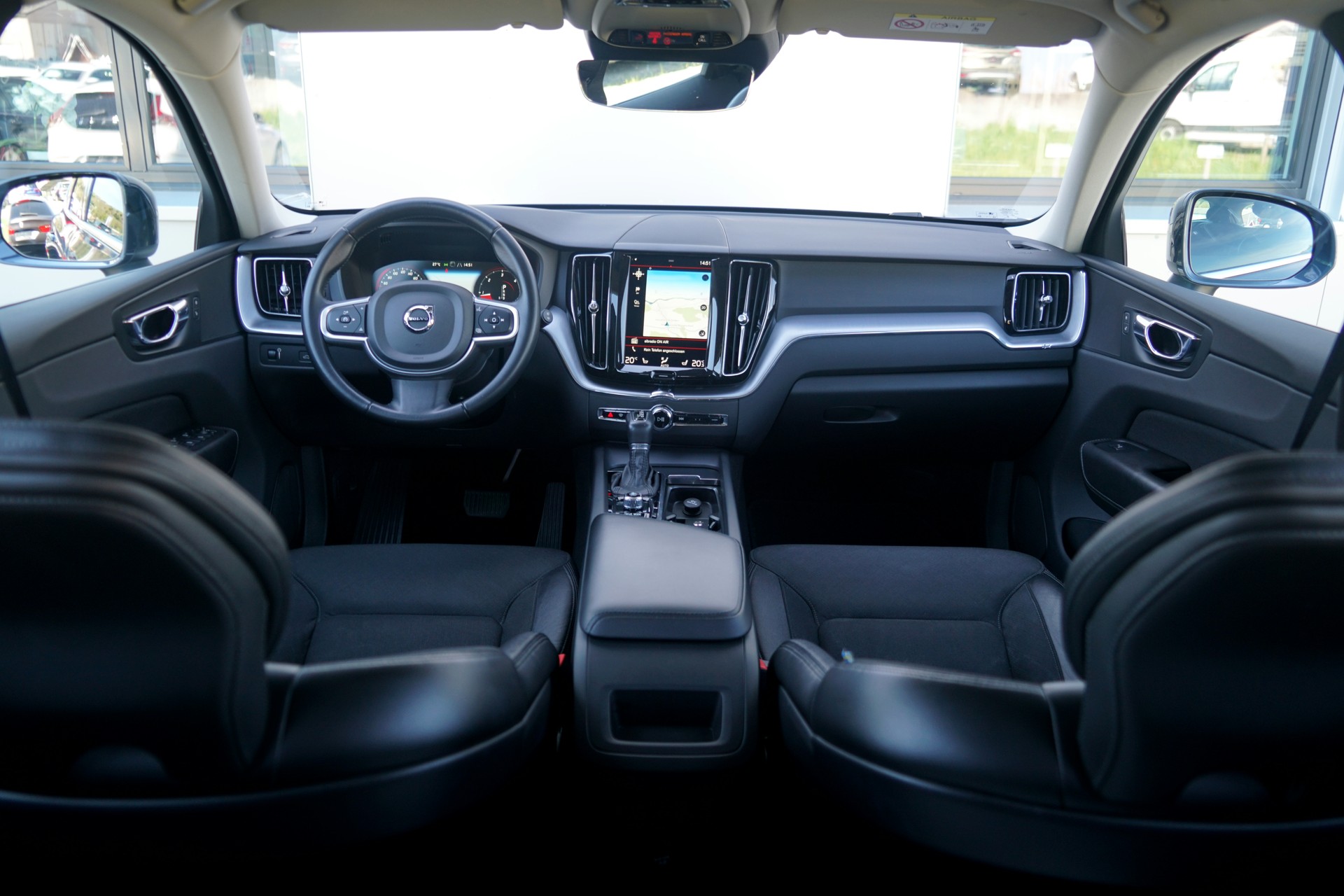 VOLVO XC60 D4 AWD Momentum Geartronic (CH)-image-13