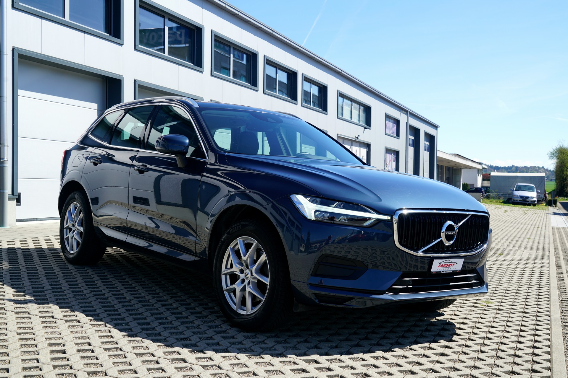 VOLVO XC60 D4 AWD Momentum Geartronic (CH)-image-9