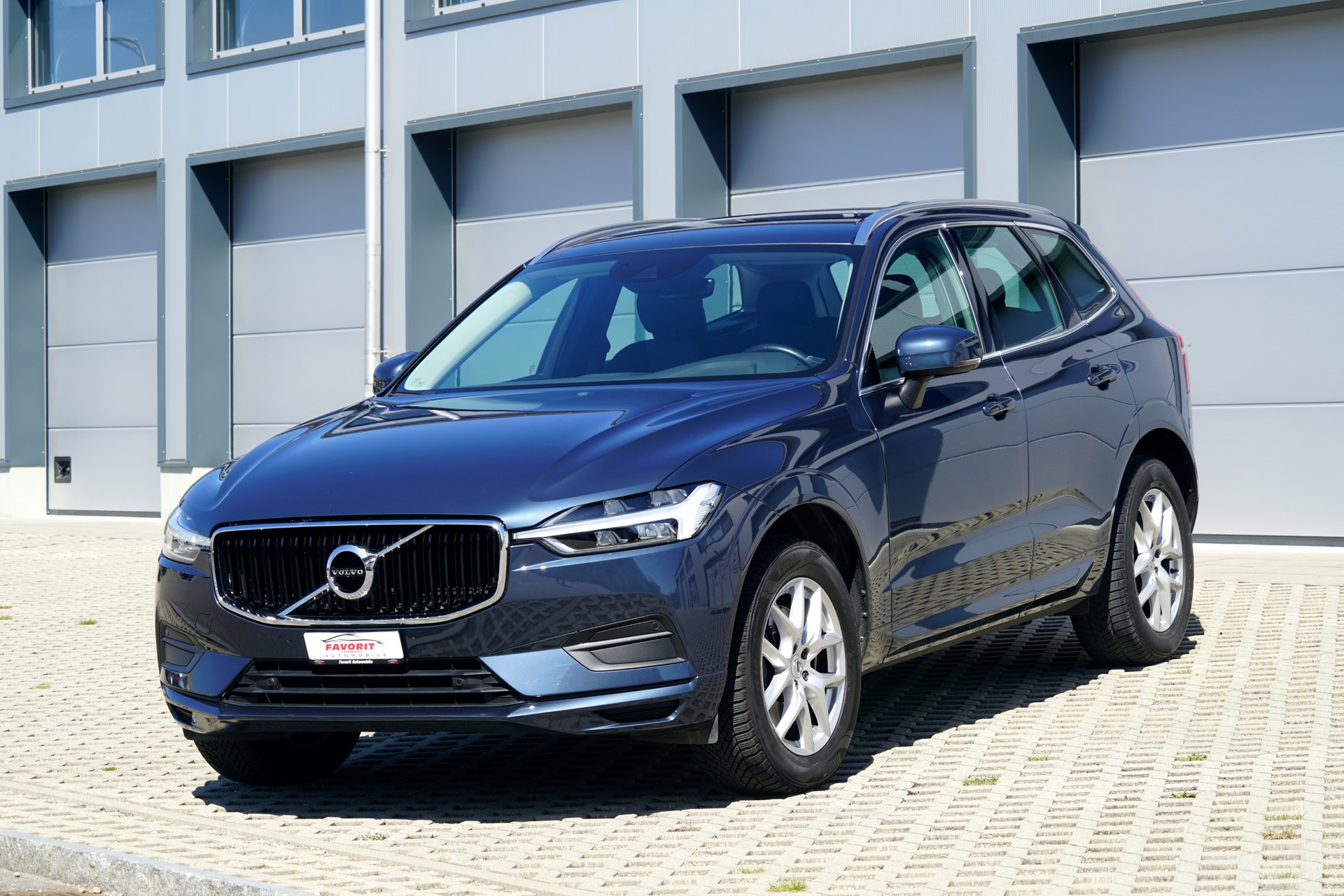 VOLVO XC60 D4 AWD Momentum Geartronic (CH)