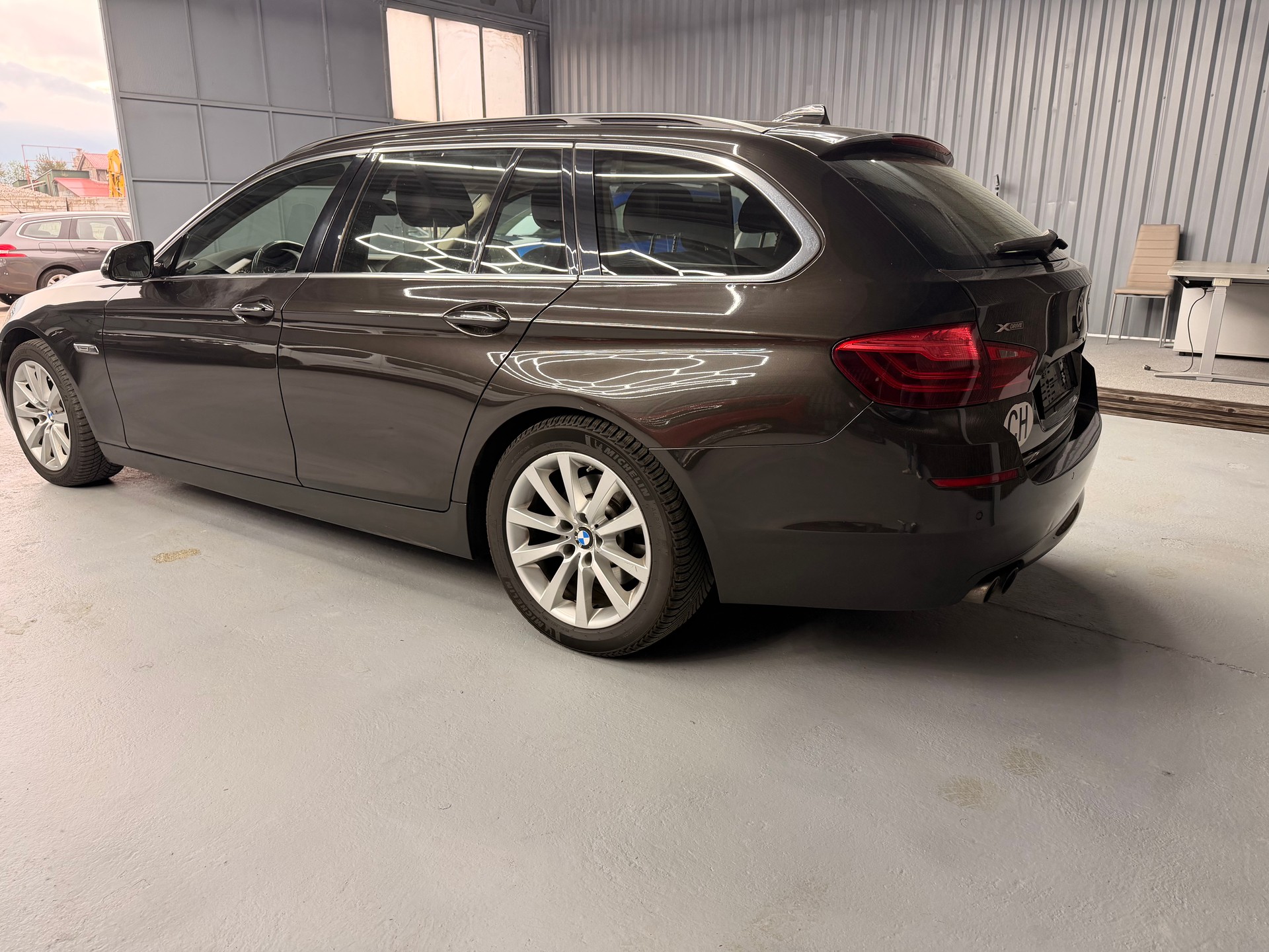 BMW 520d Touring xDrive Luxury Line Steptronic-showroom-element-2