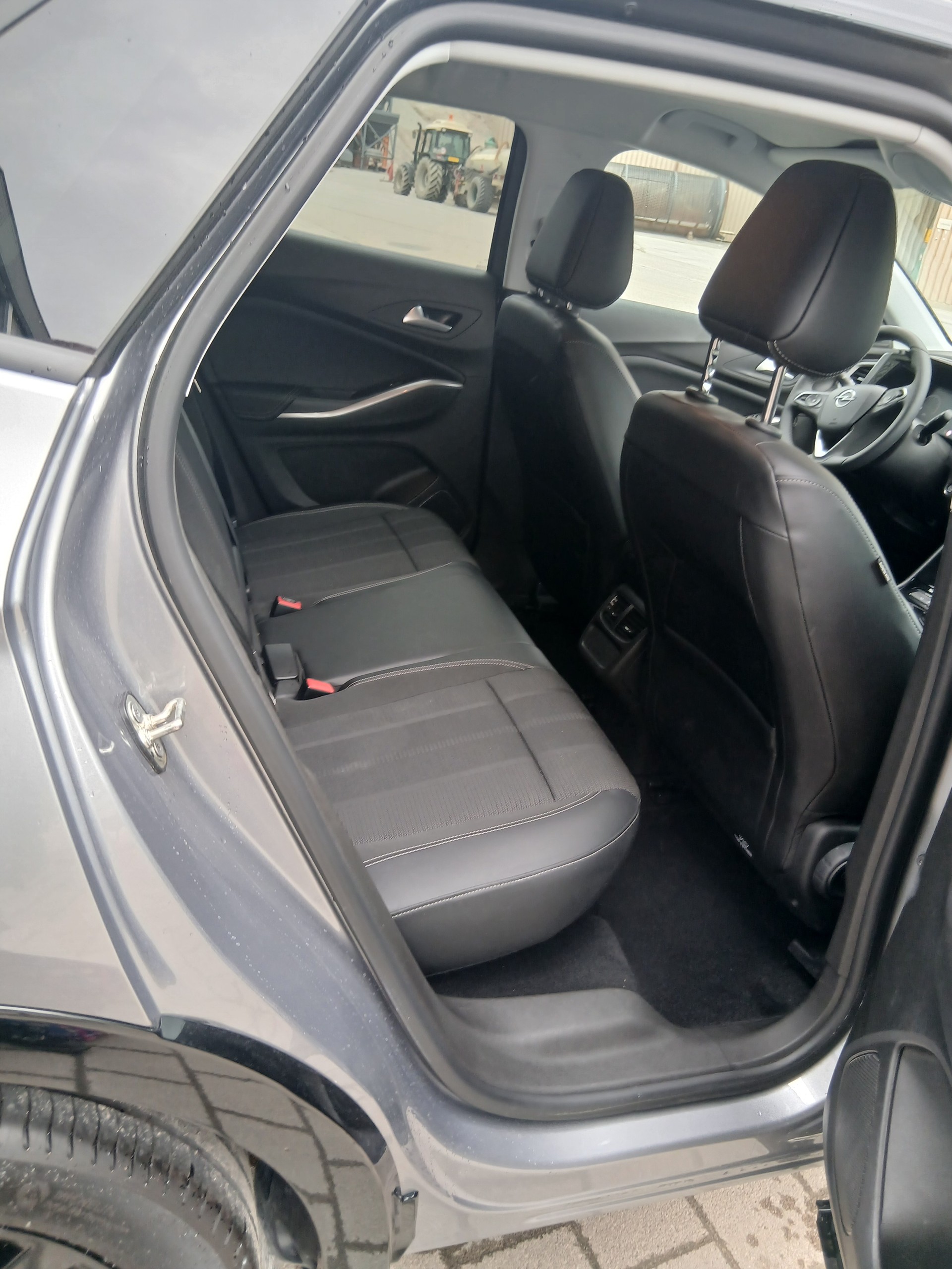 OPEL Grandland 1.2i TP Elegance Automatik-image-8
