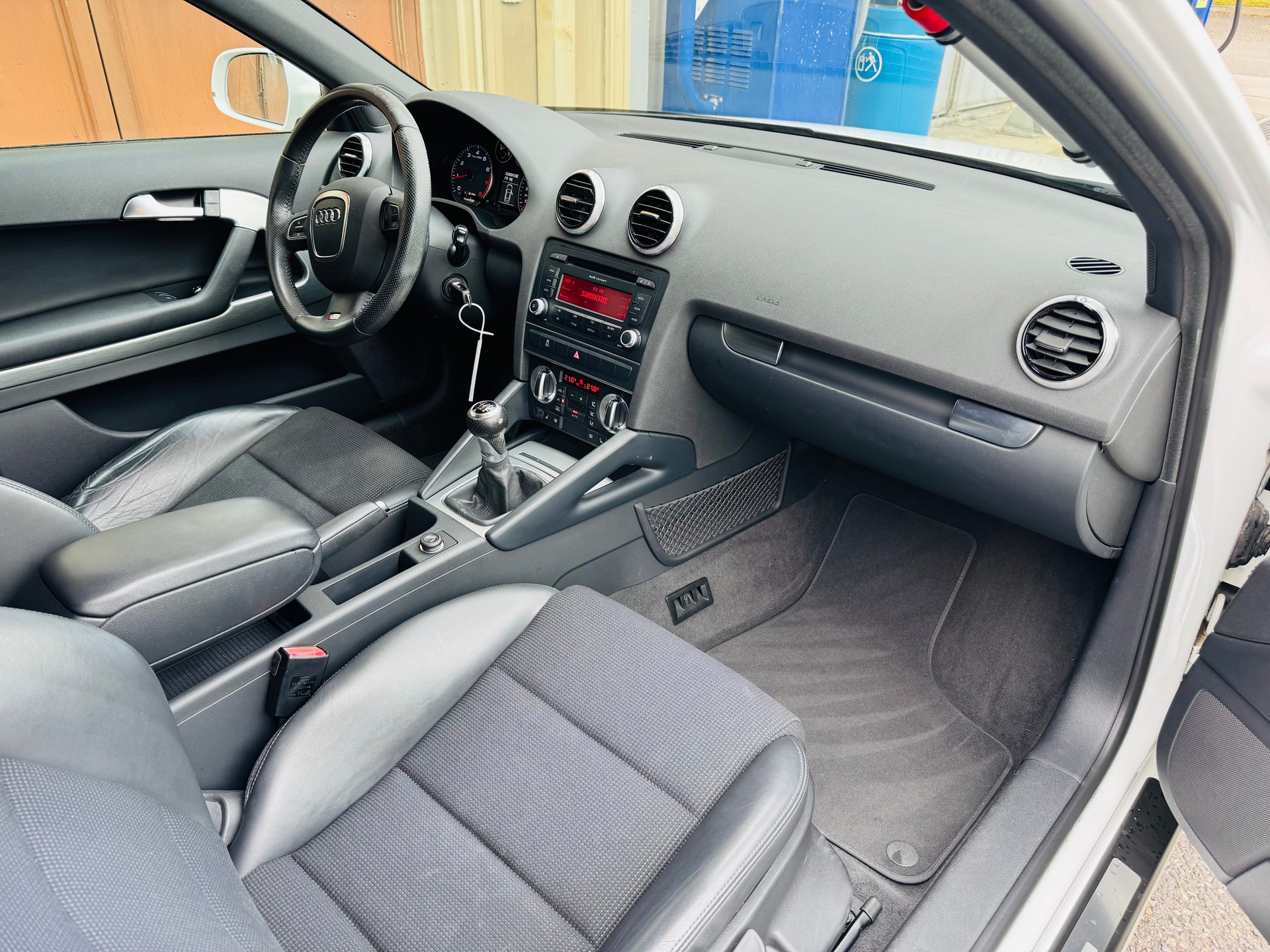 AUDI A3 1.8 TFSI S-line FRISCH MFK-image-2