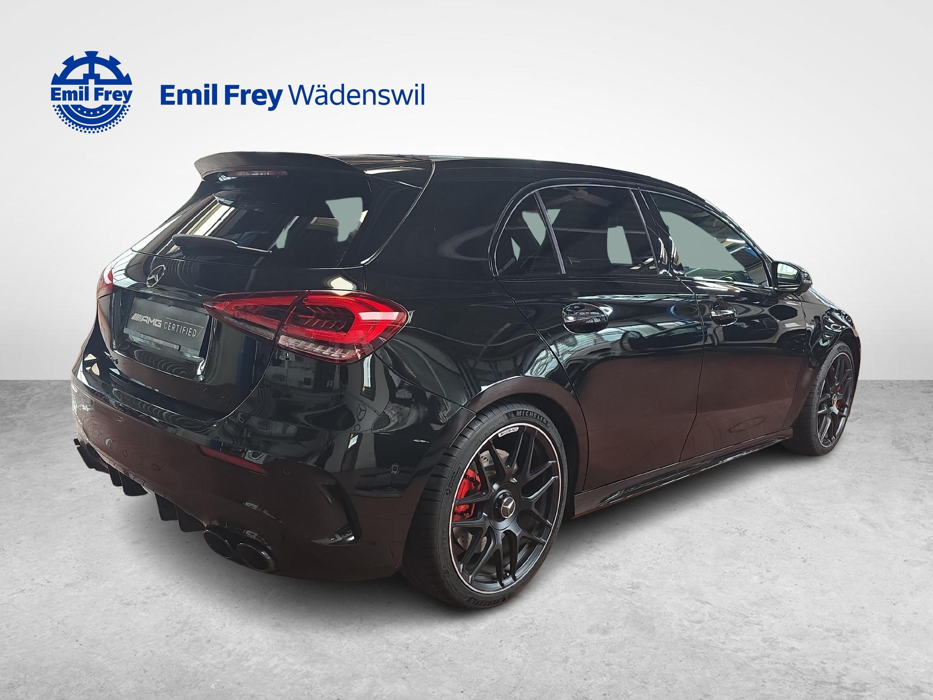 MERCEDES-BENZ A 45 S AMG 4MATIC+-showroom-element-3
