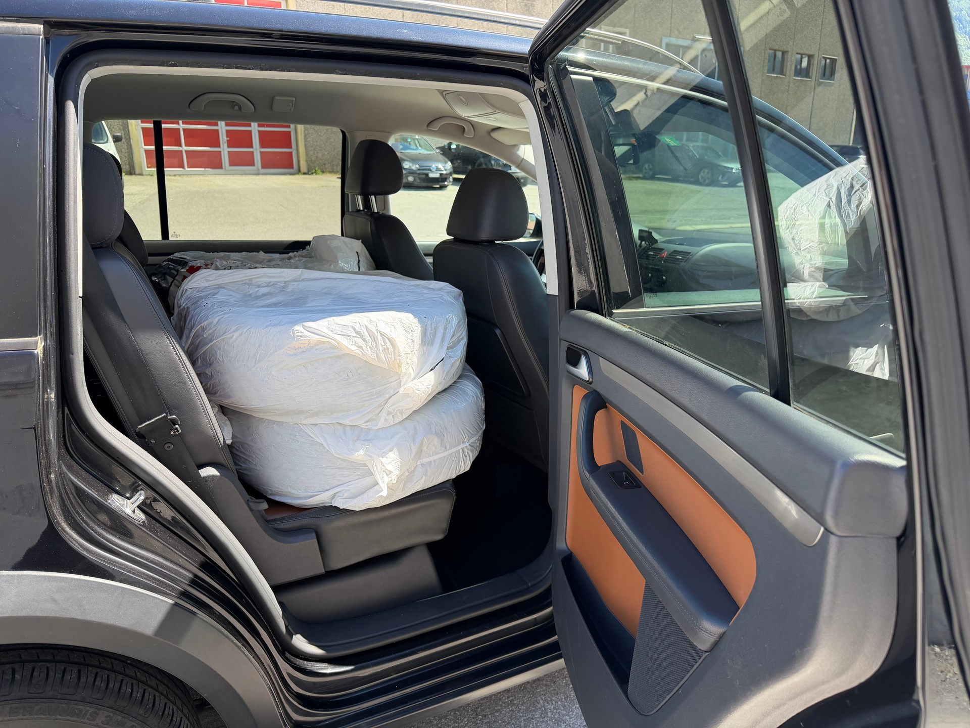 VW CrossTouran 1.4 TSI DSG-image-8