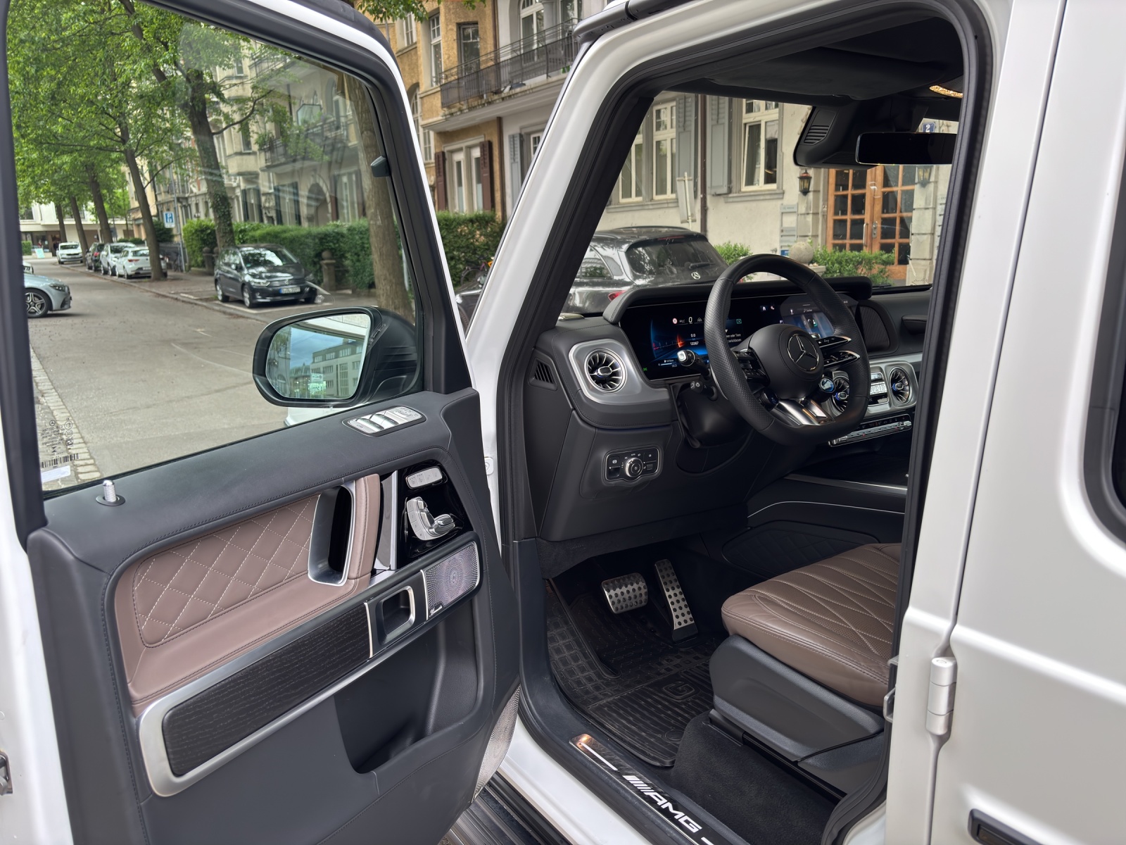 MERCEDES-BENZ G 63 AMG 9G-Tronic-image-13