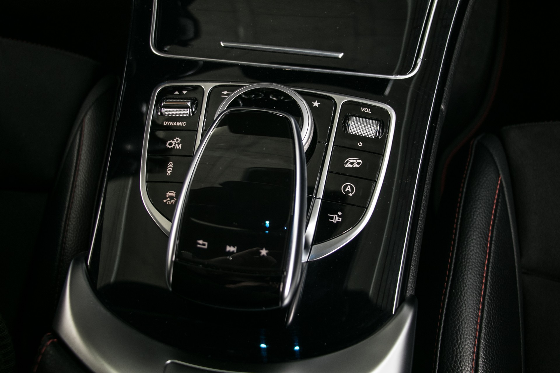 MERCEDES-BENZ C 43 AMG 4Matic 9G-tronic-image-5