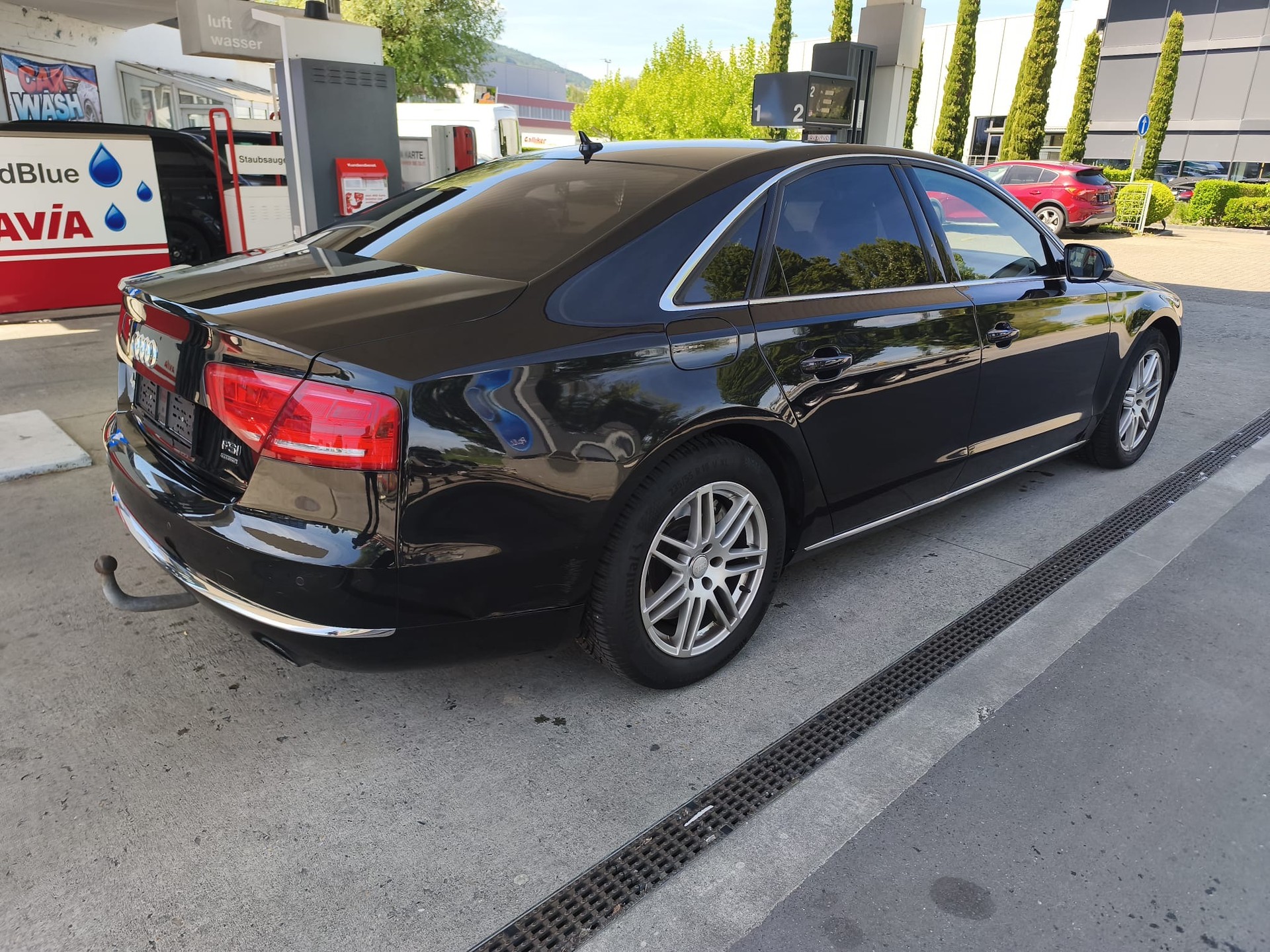 AUDI A8 4.2 FSI quattro tiptronic-image-2