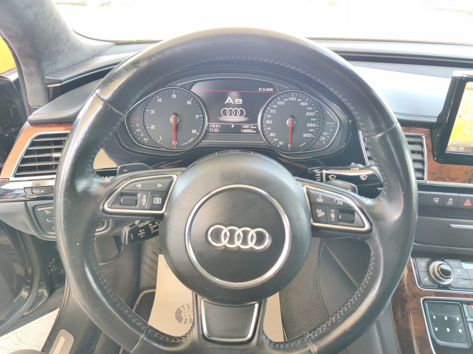 AUDI A8 4.2 FSI quattro tiptronic-image-14