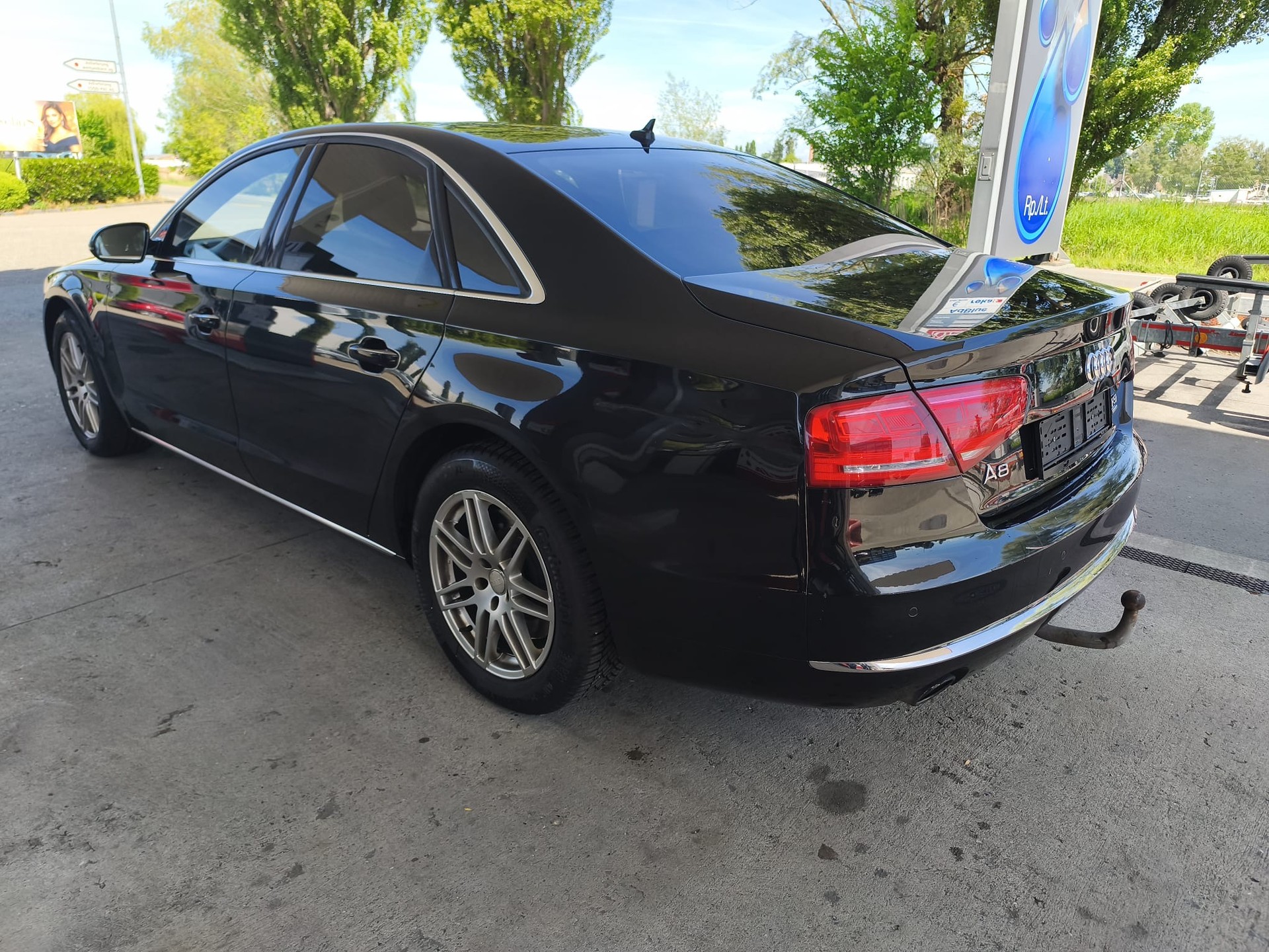 AUDI A8 4.2 FSI quattro tiptronic-image-3