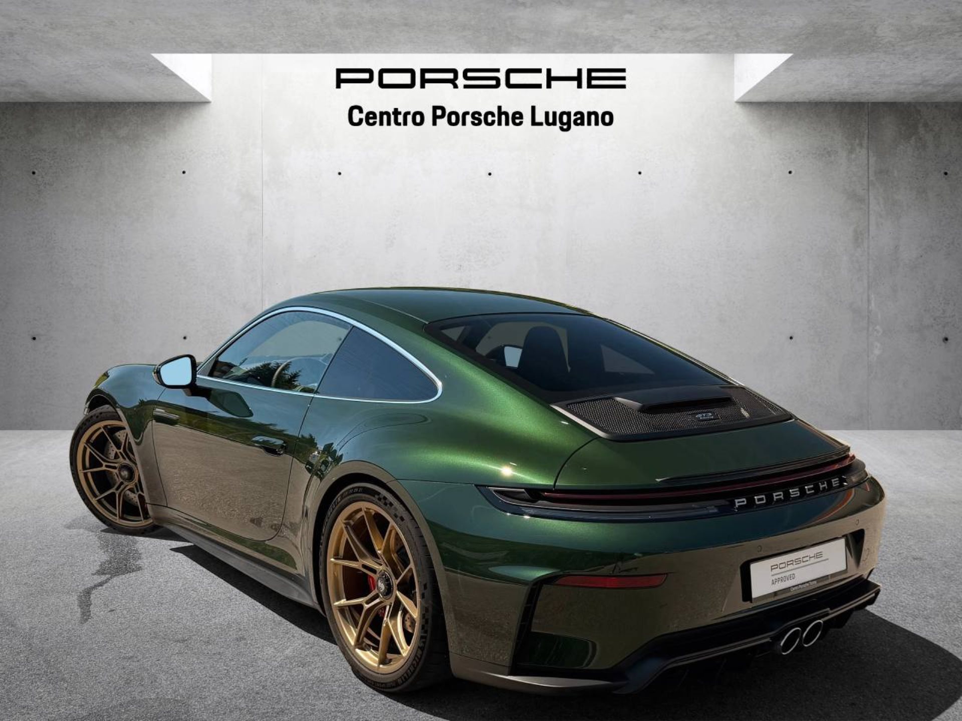 PORSCHE 911 GT3 con pacchetto Touring-image-2