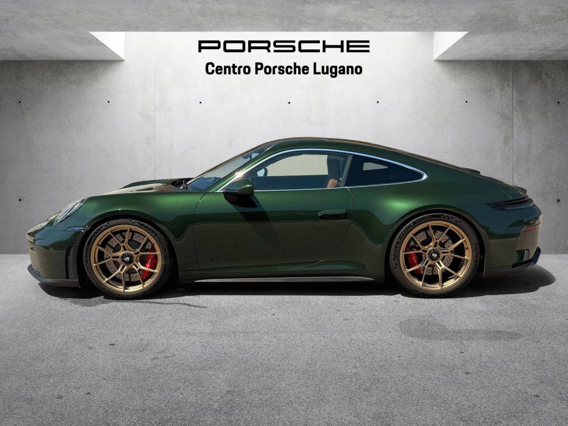 PORSCHE 911 GT3 con pacchetto Touring-image-1