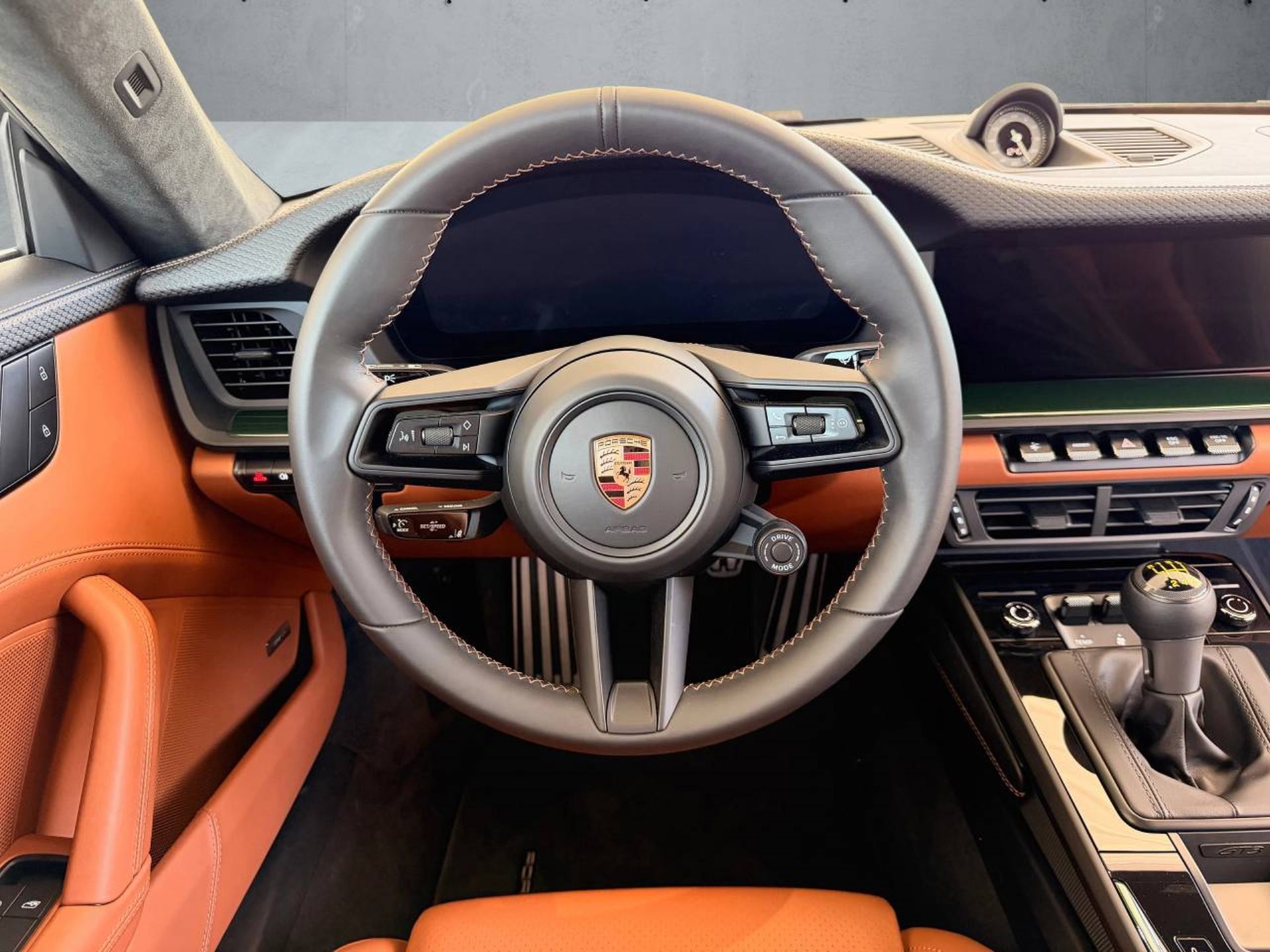 PORSCHE 911 GT3 con pacchetto Touring-image-12