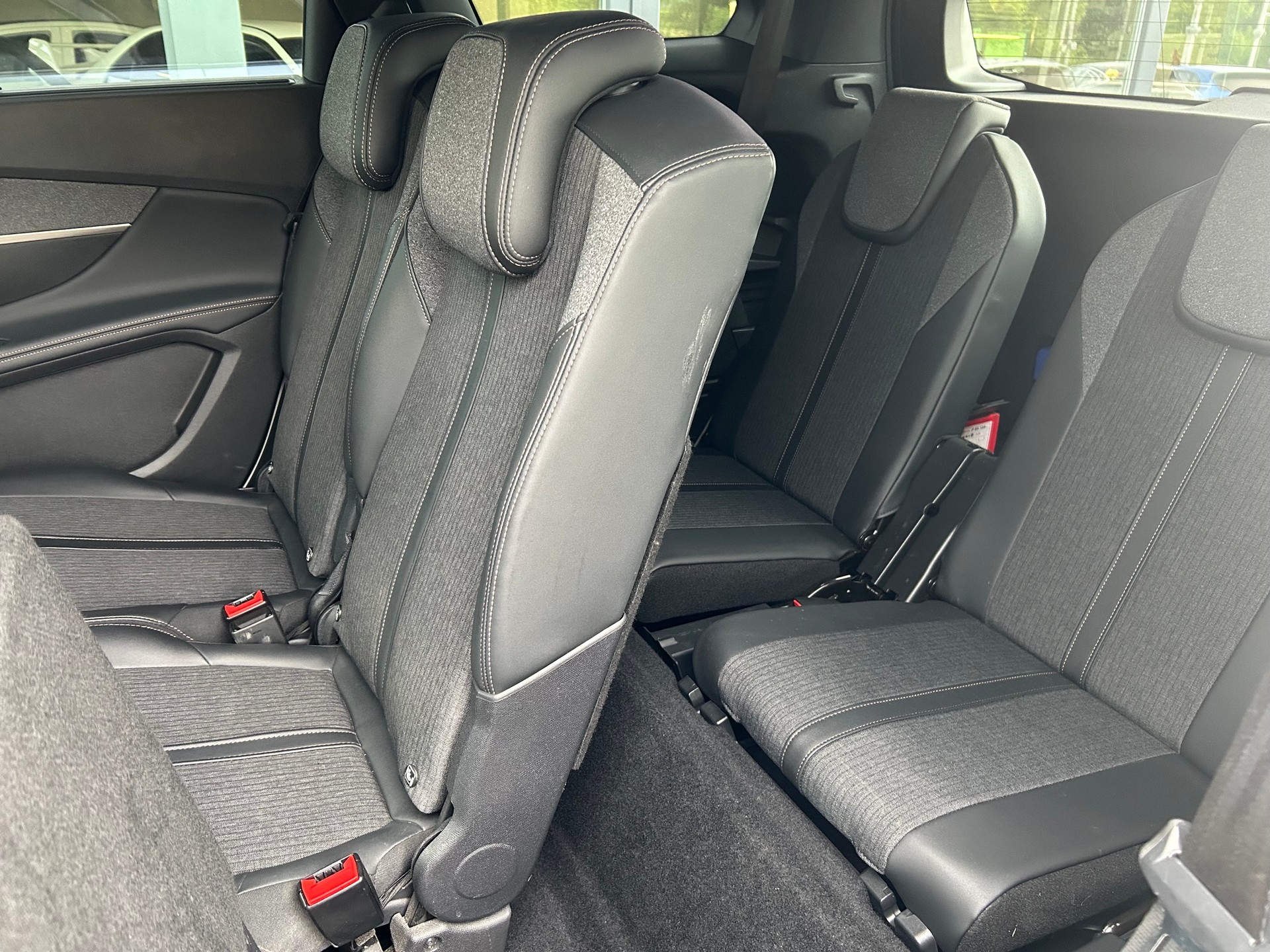 PEUGEOT 5008 1.6 Pure Tech GT LineEAT8-image-11