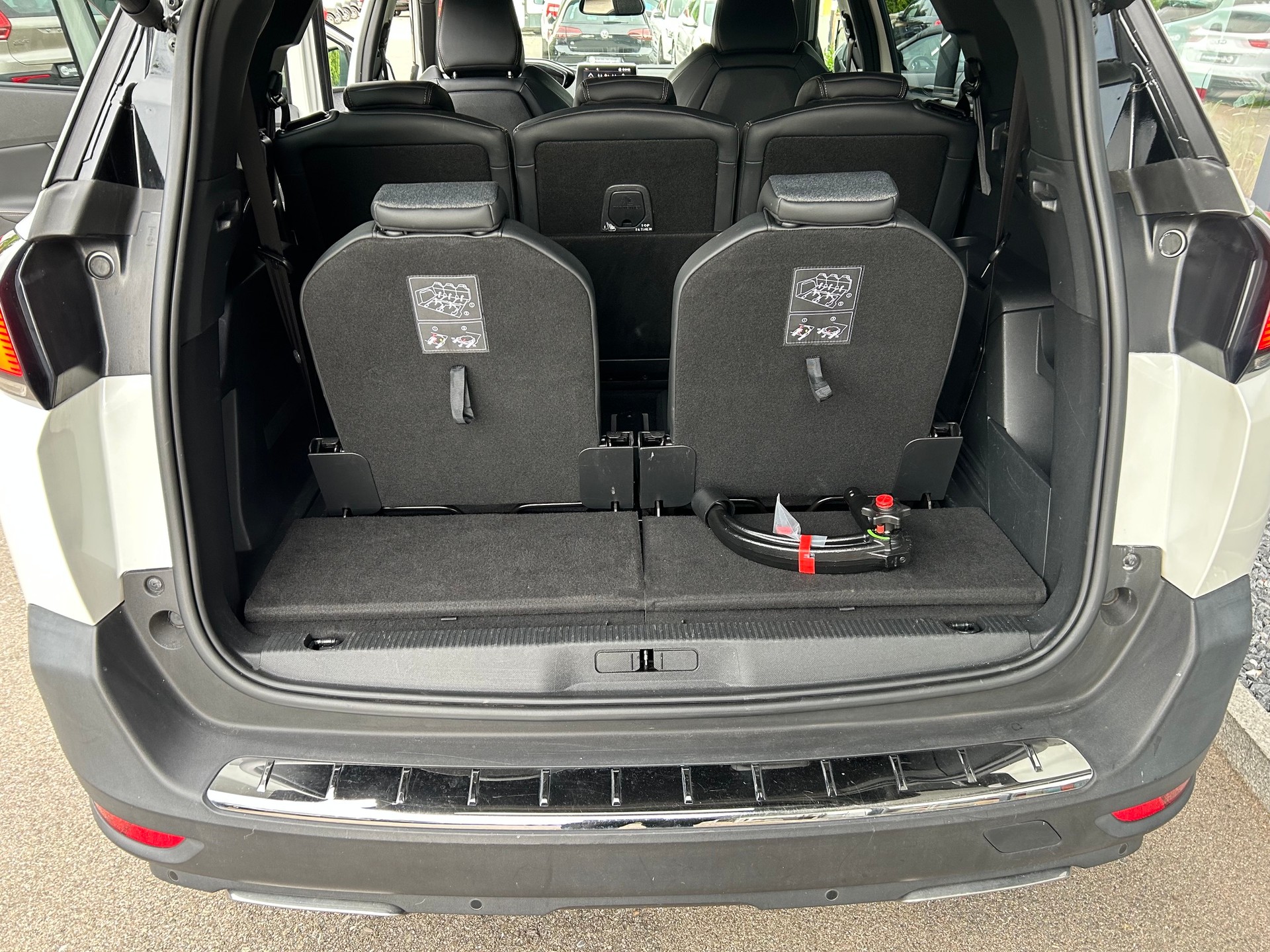 PEUGEOT 5008 1.6 Pure Tech GT LineEAT8-image-12