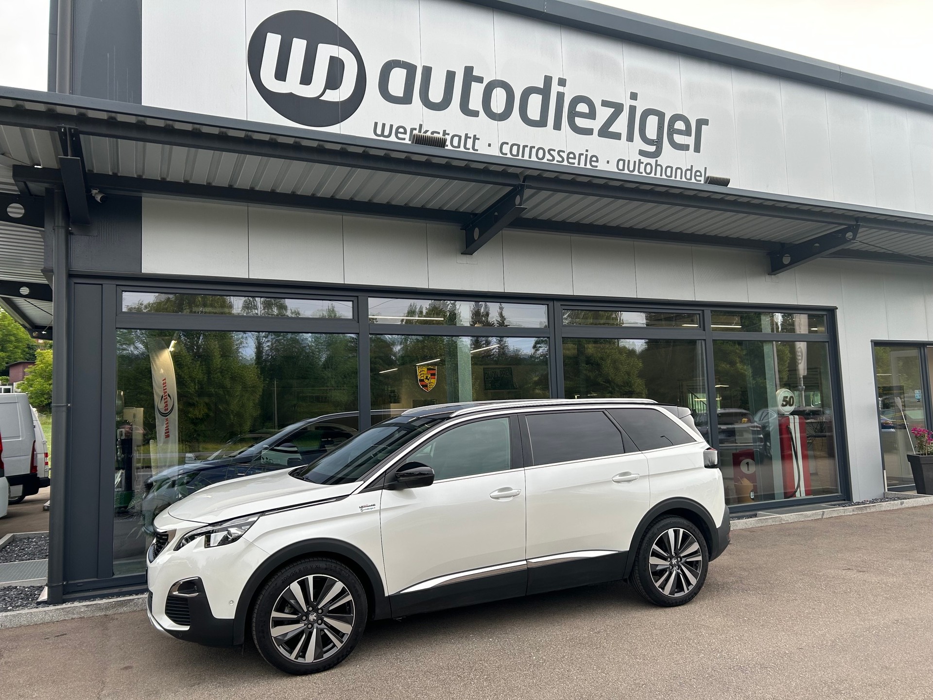 PEUGEOT 5008 1.6 Pure Tech GT LineEAT8