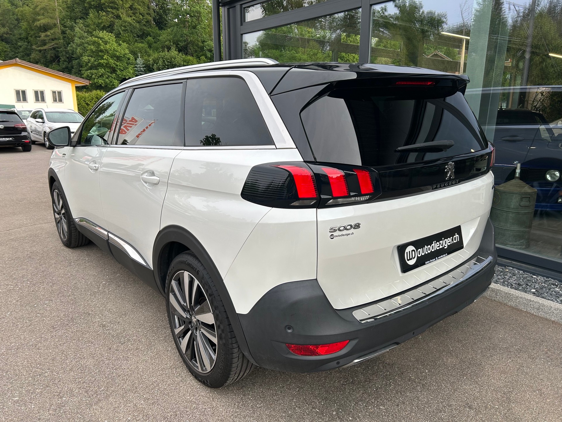 PEUGEOT 5008 1.6 Pure Tech GT LineEAT8-image-4