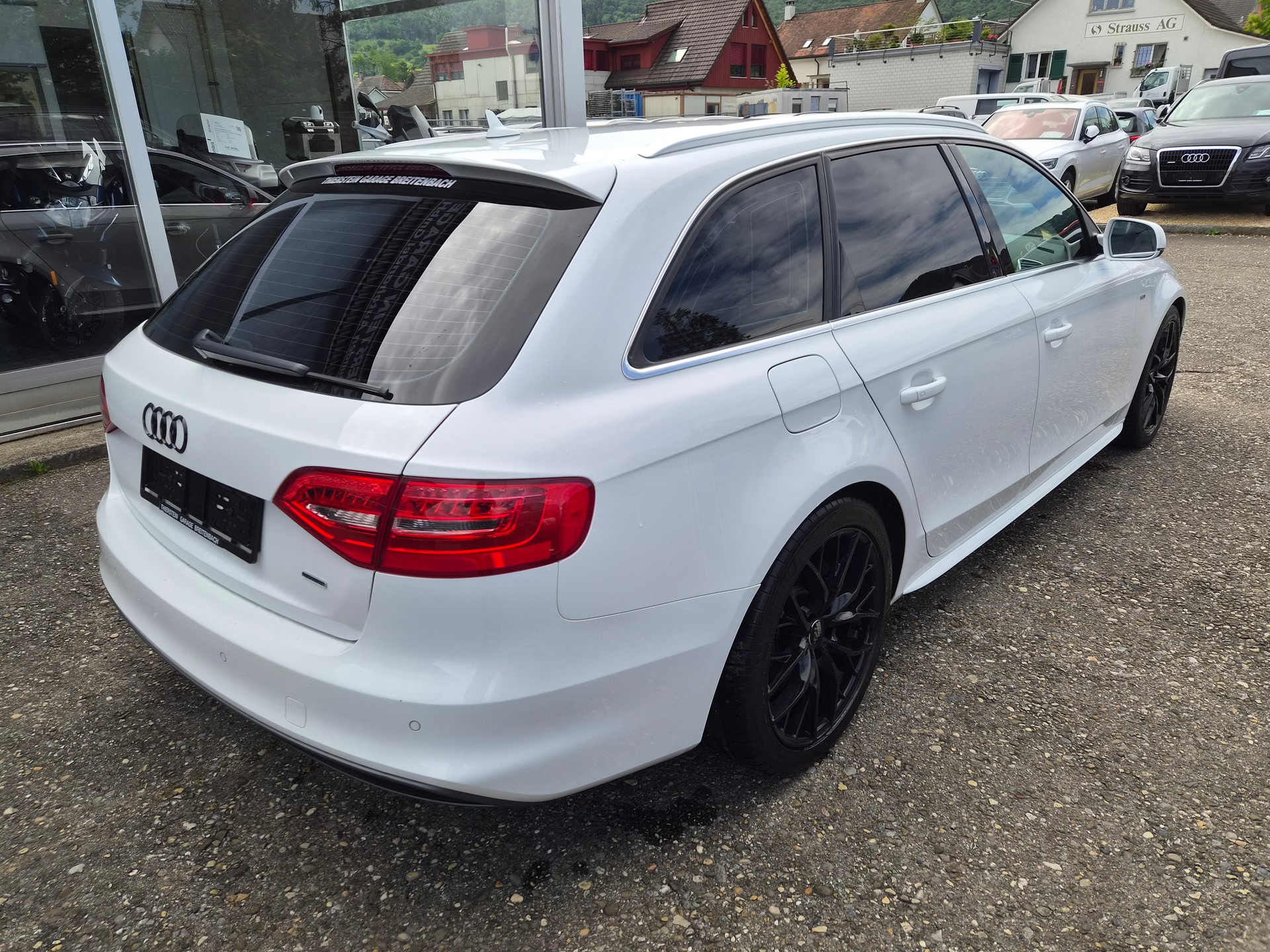 AUDI A4 Avant 2.0 TDI quattro S-tronic-image-5