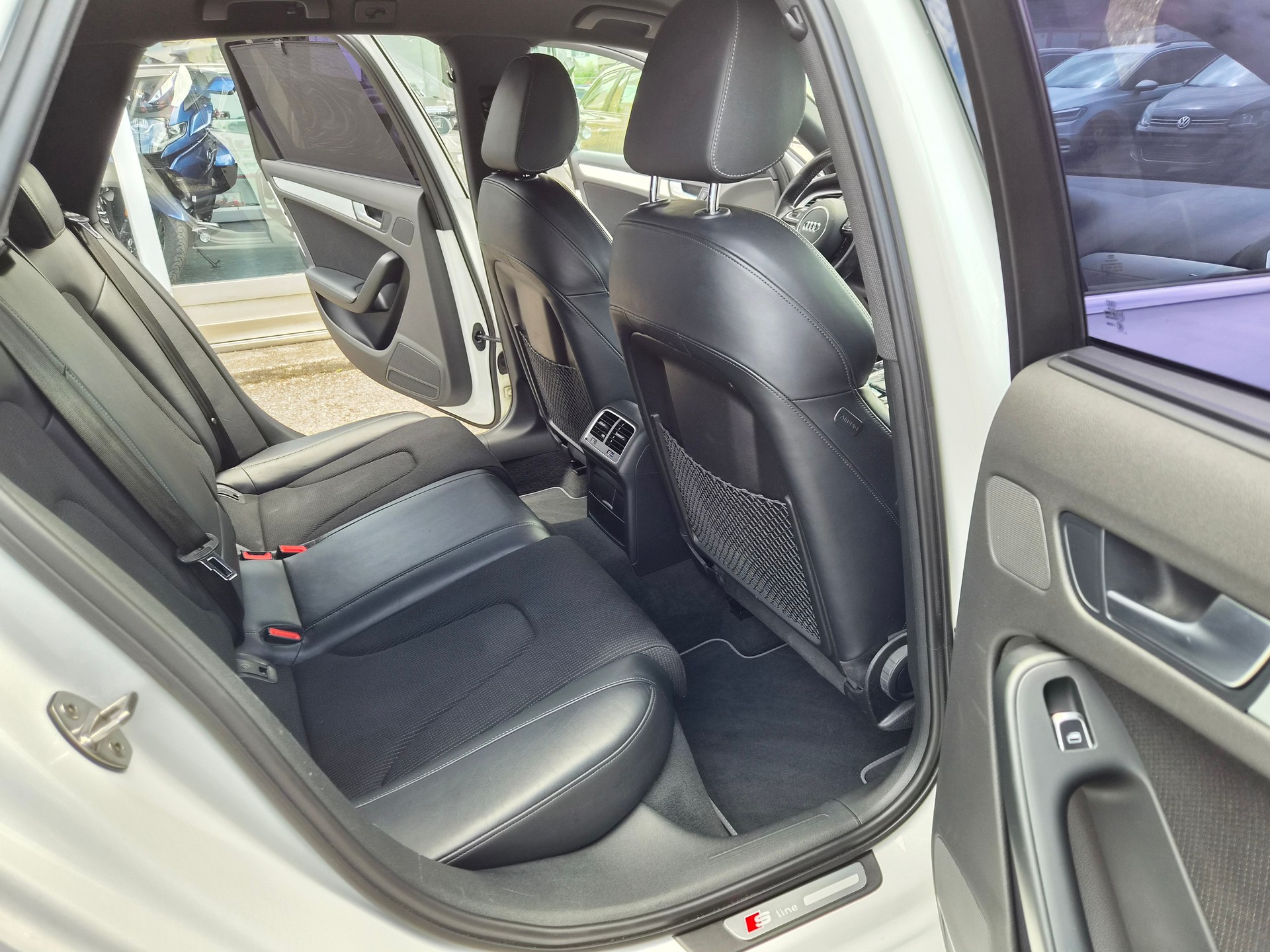AUDI A4 Avant 2.0 TDI quattro S-tronic-image-10