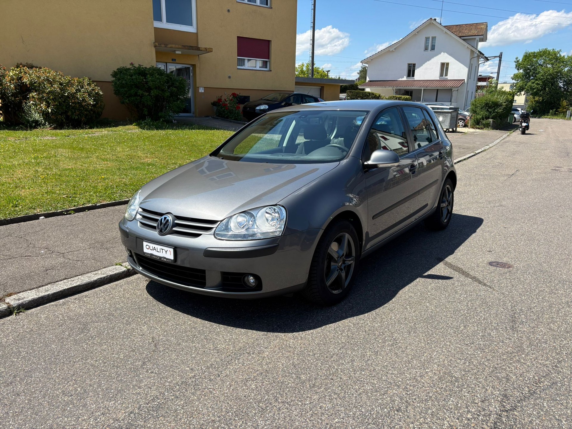 VW Golf 2.0 FSI Sportline 4Motion-image-2