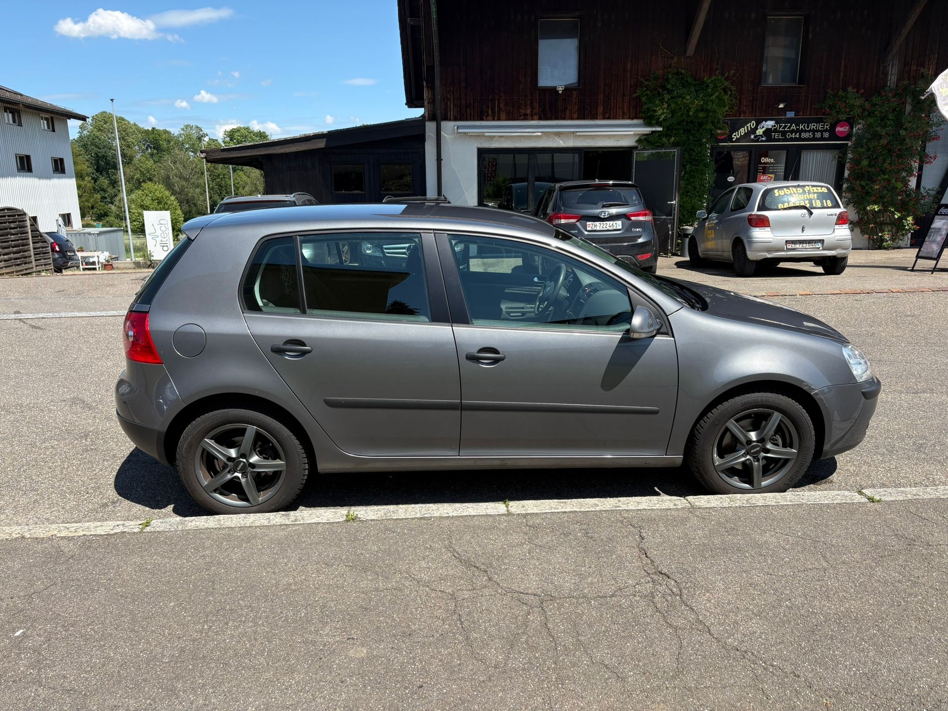 VW Golf 2.0 FSI Sportline 4Motion-image-4