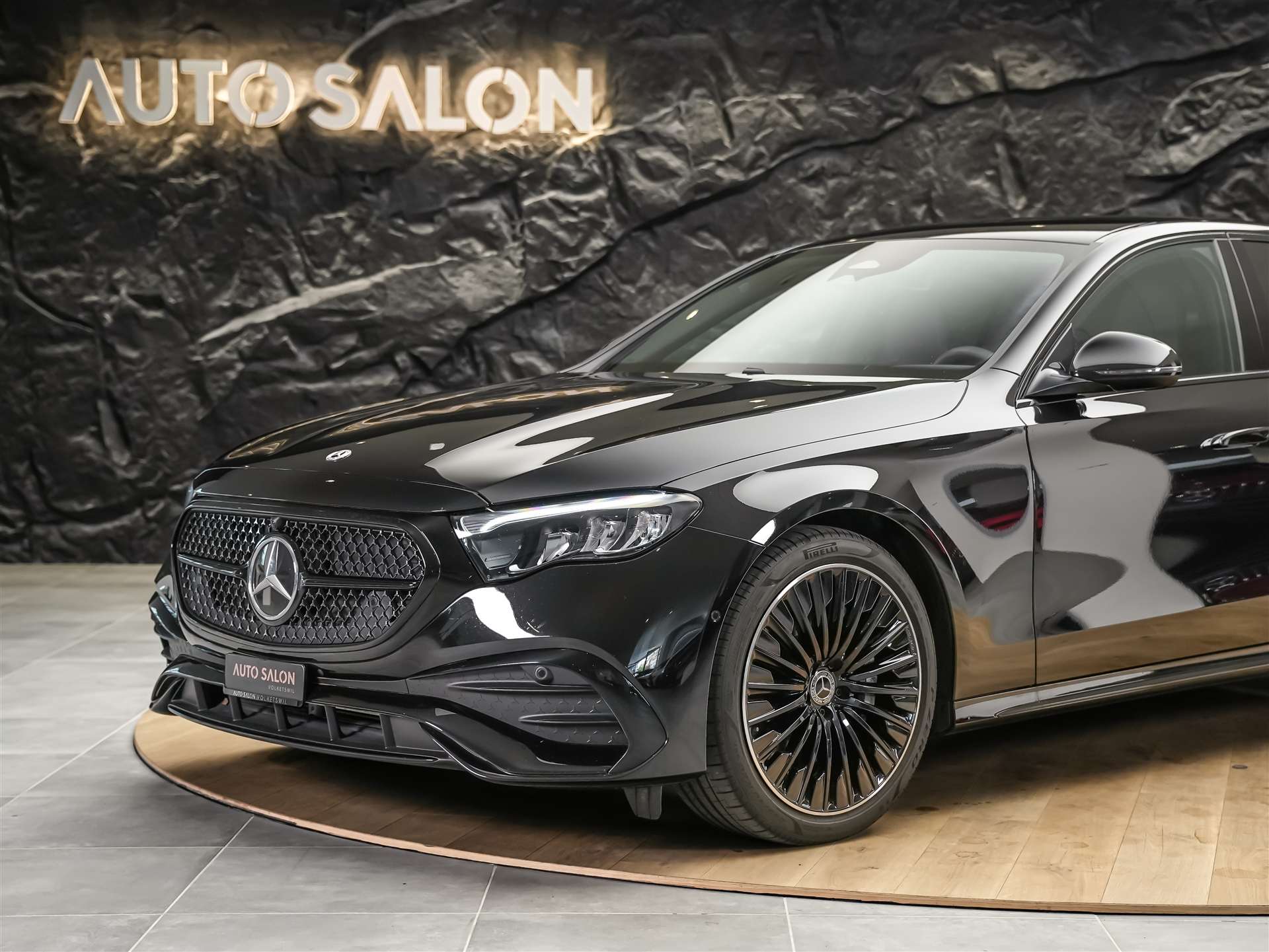 MERCEDES-BENZ E 220 d AMG Line *Werksgarantie*Supercreen*Standheizung*-image-13
