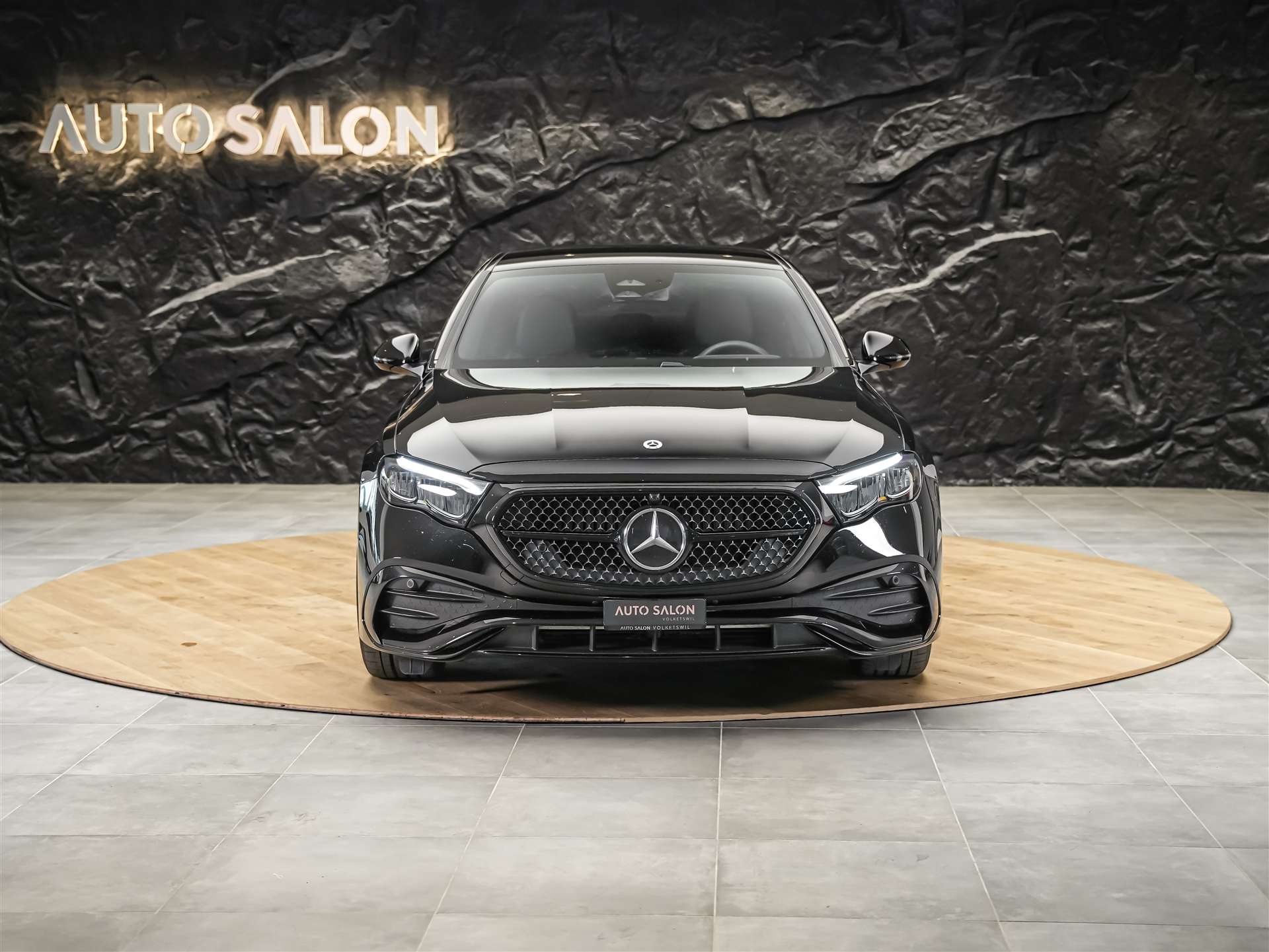 MERCEDES-BENZ E 220 d AMG Line *Werksgarantie*Supercreen*Standheizung*-image-7