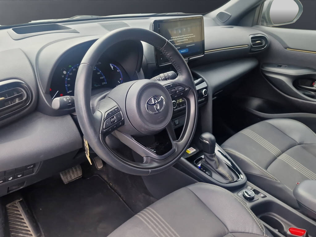 TOYOTA Yaris Cross 1.5 VVT-i HSD Adventure AWD-i-image-8