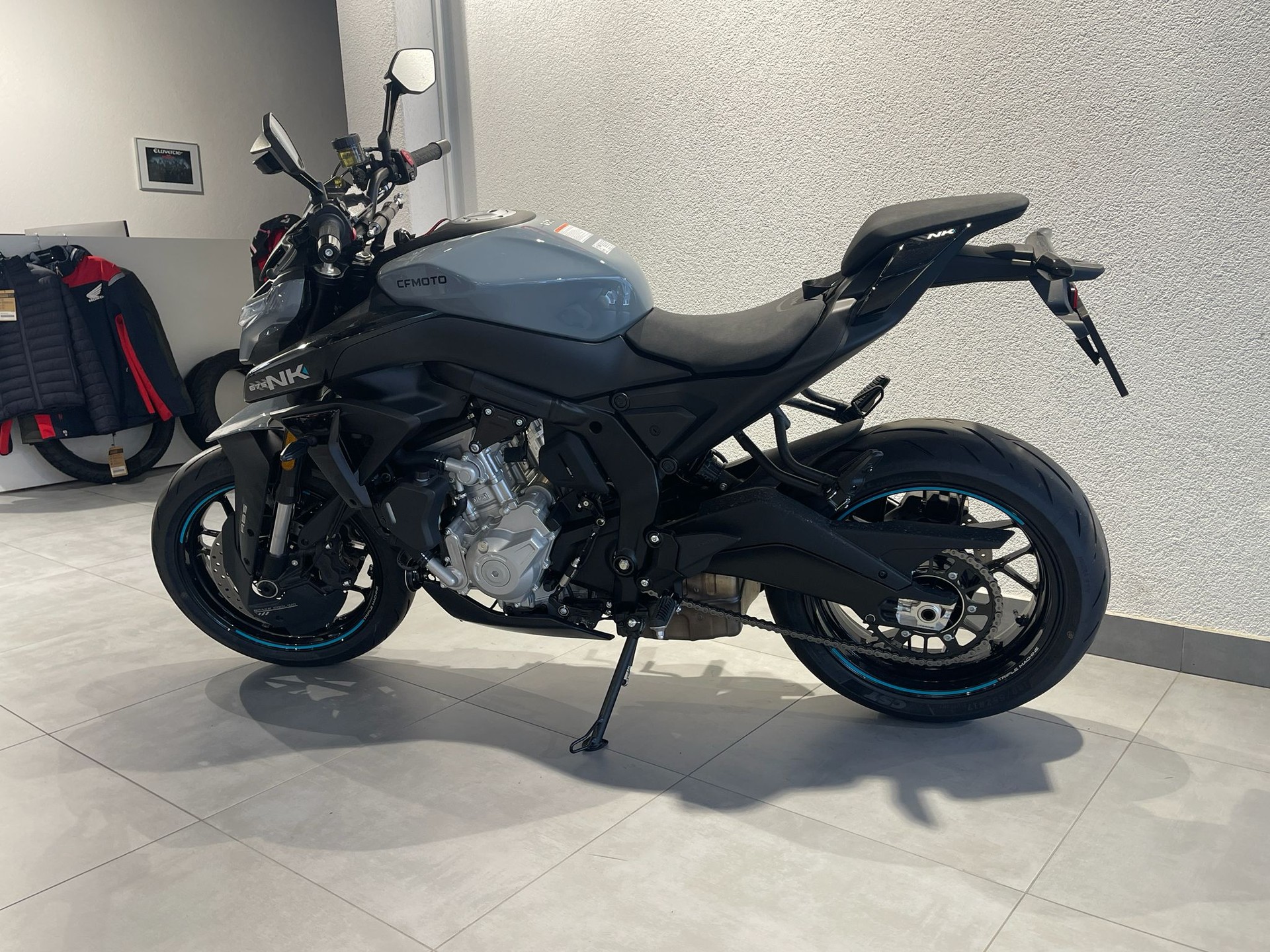 CF MOTO 675 NK | Vorführfahrzeug | 35 kW | Naked Bike | Garantie-image-9
