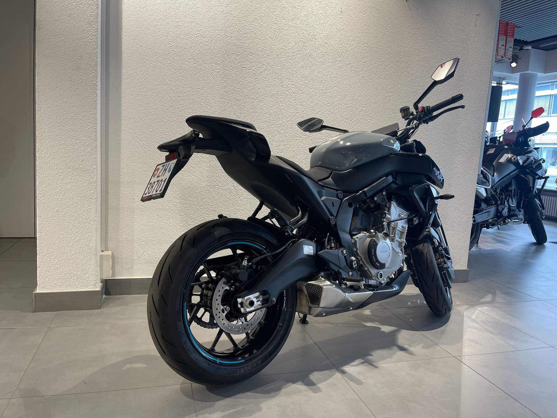CF MOTO 675 NK | Vorführfahrzeug | 35 kW | Naked Bike | Garantie-image-4