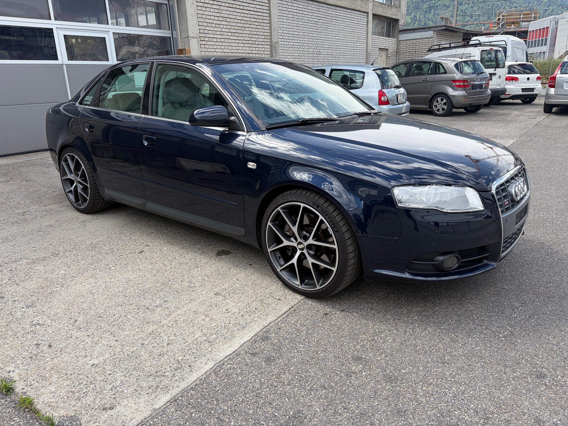 AUDI S4 Limousine 4.2 V8 quattro-image-2