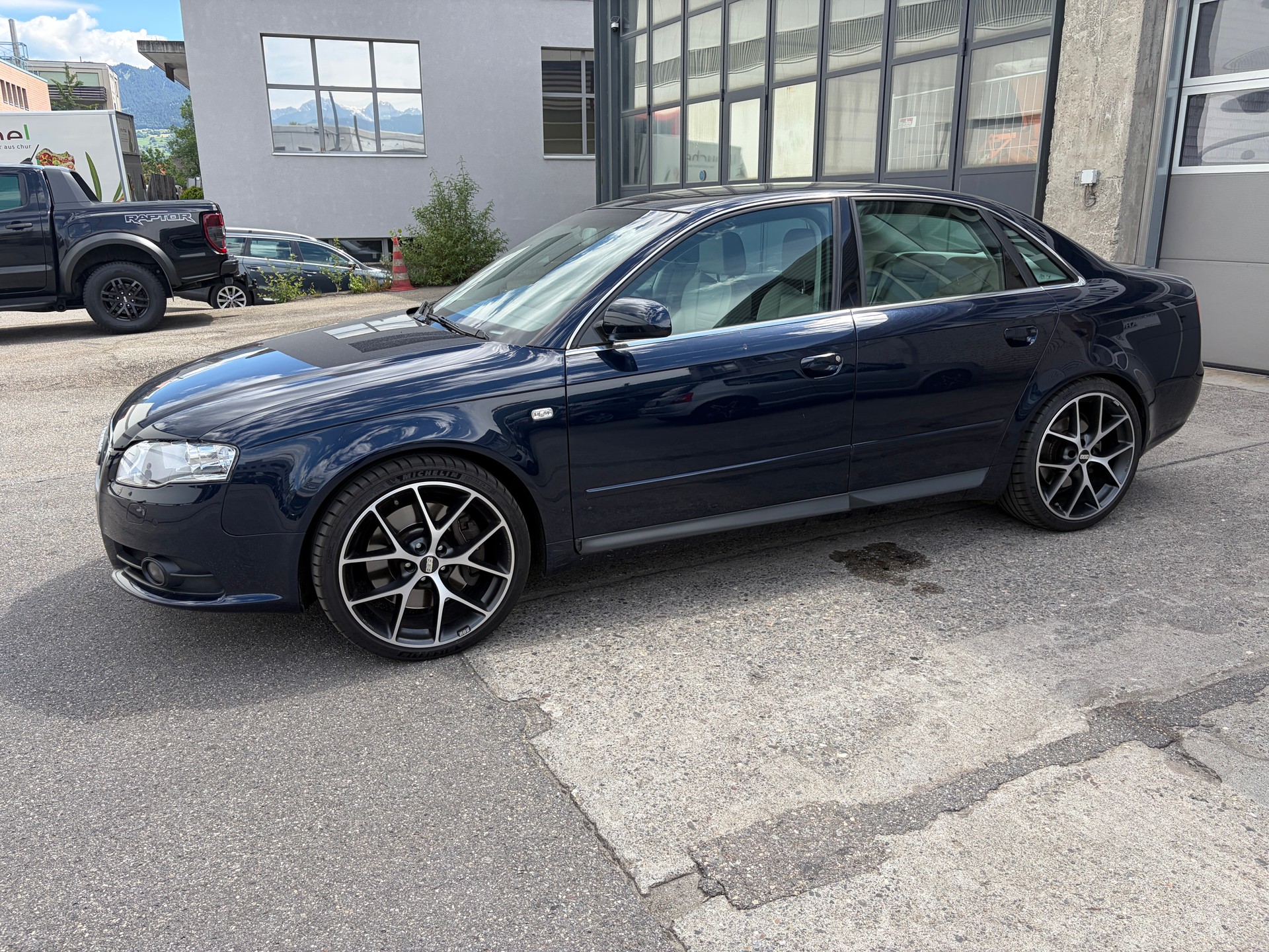 AUDI S4 Limousine 4.2 V8 quattro-image-3