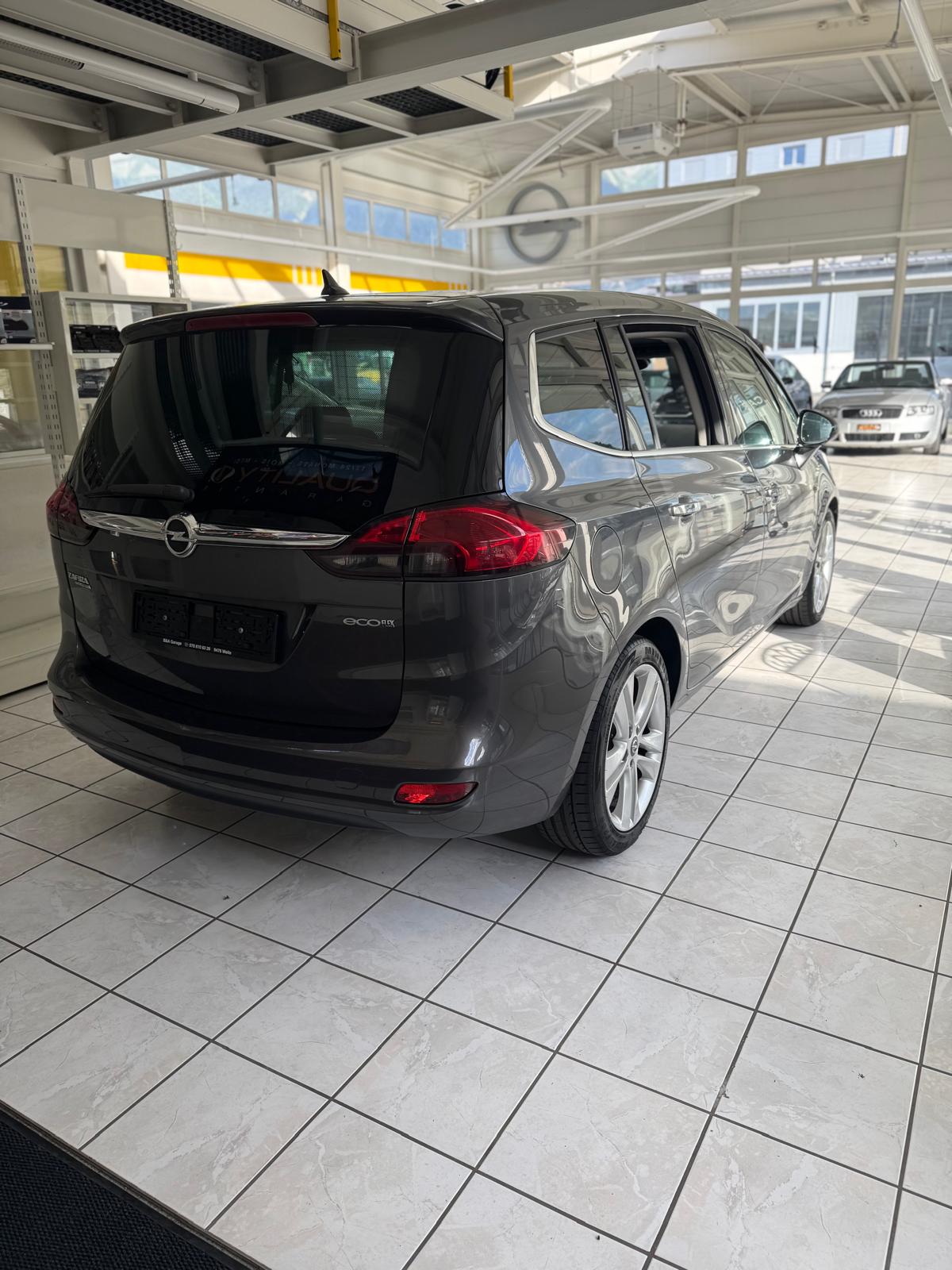 OPEL Zafira Tourer 1.4i 16V Cosmo-image-4