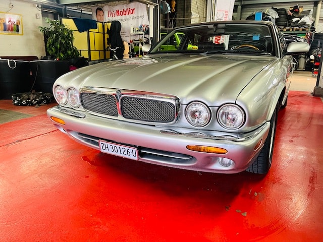JAGUAR XJ 3.2 V8 Executive