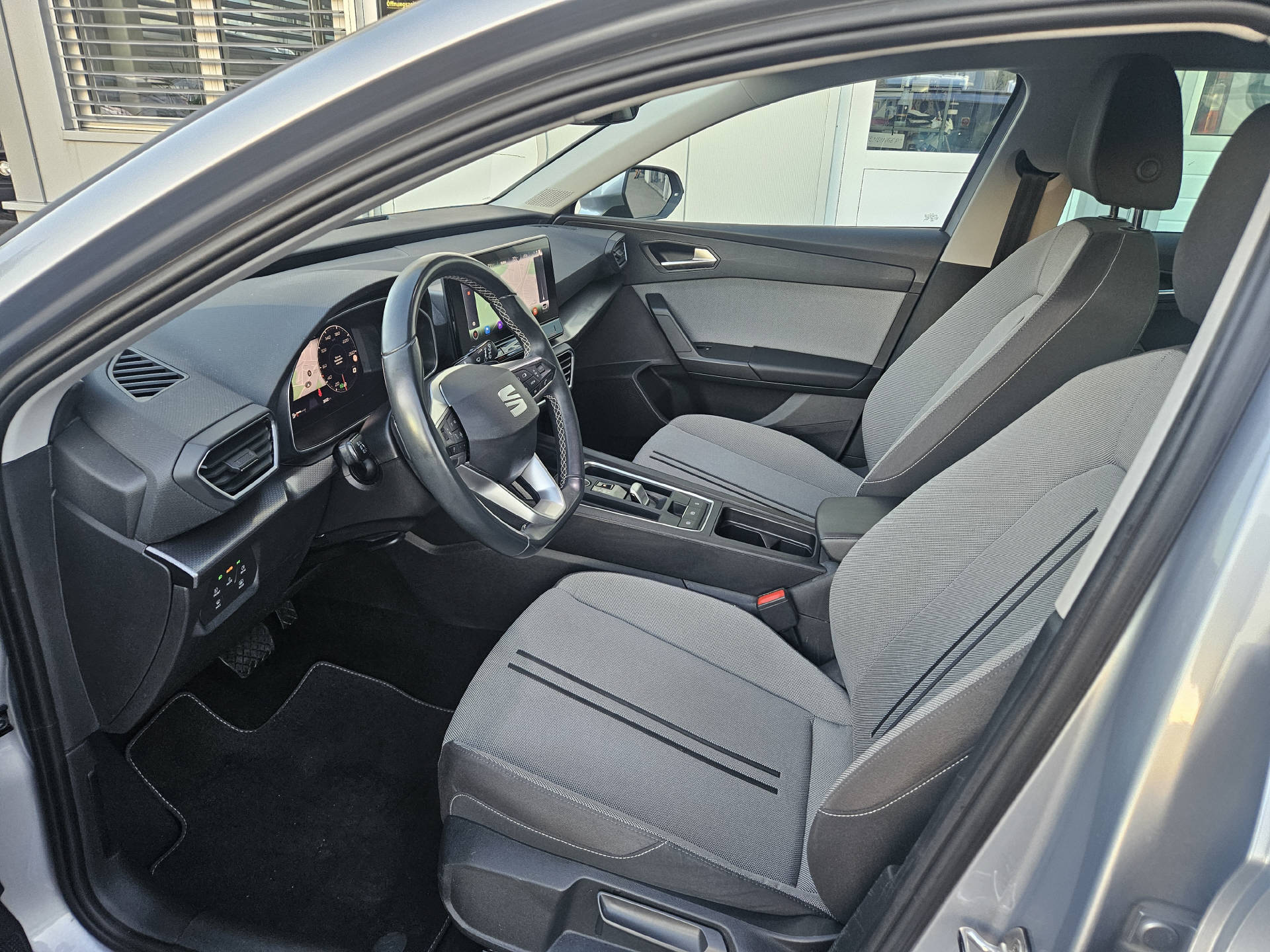 SEAT Leon ST 2.0 TDI Style DSG* Navi * Abstandsregeltempomat ACC *-image-9