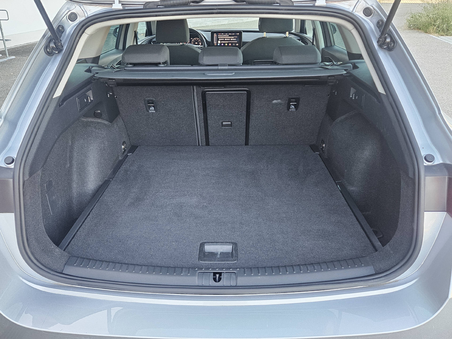 SEAT Leon ST 2.0 TDI Style DSG* Navi * Abstandsregeltempomat ACC *-showroom-element-2