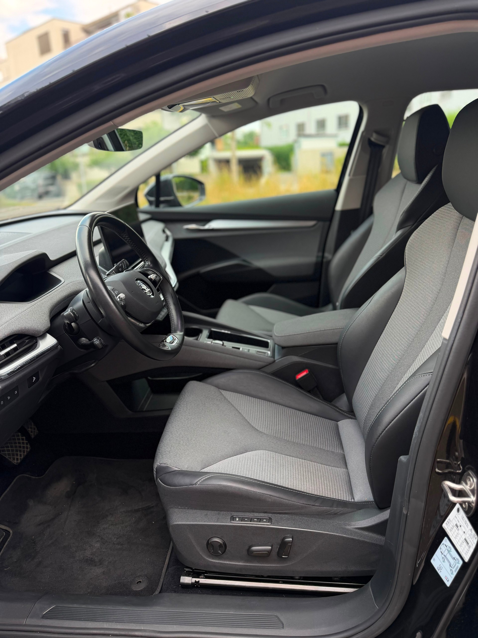 SKODA Enyaq iV 80-image-6