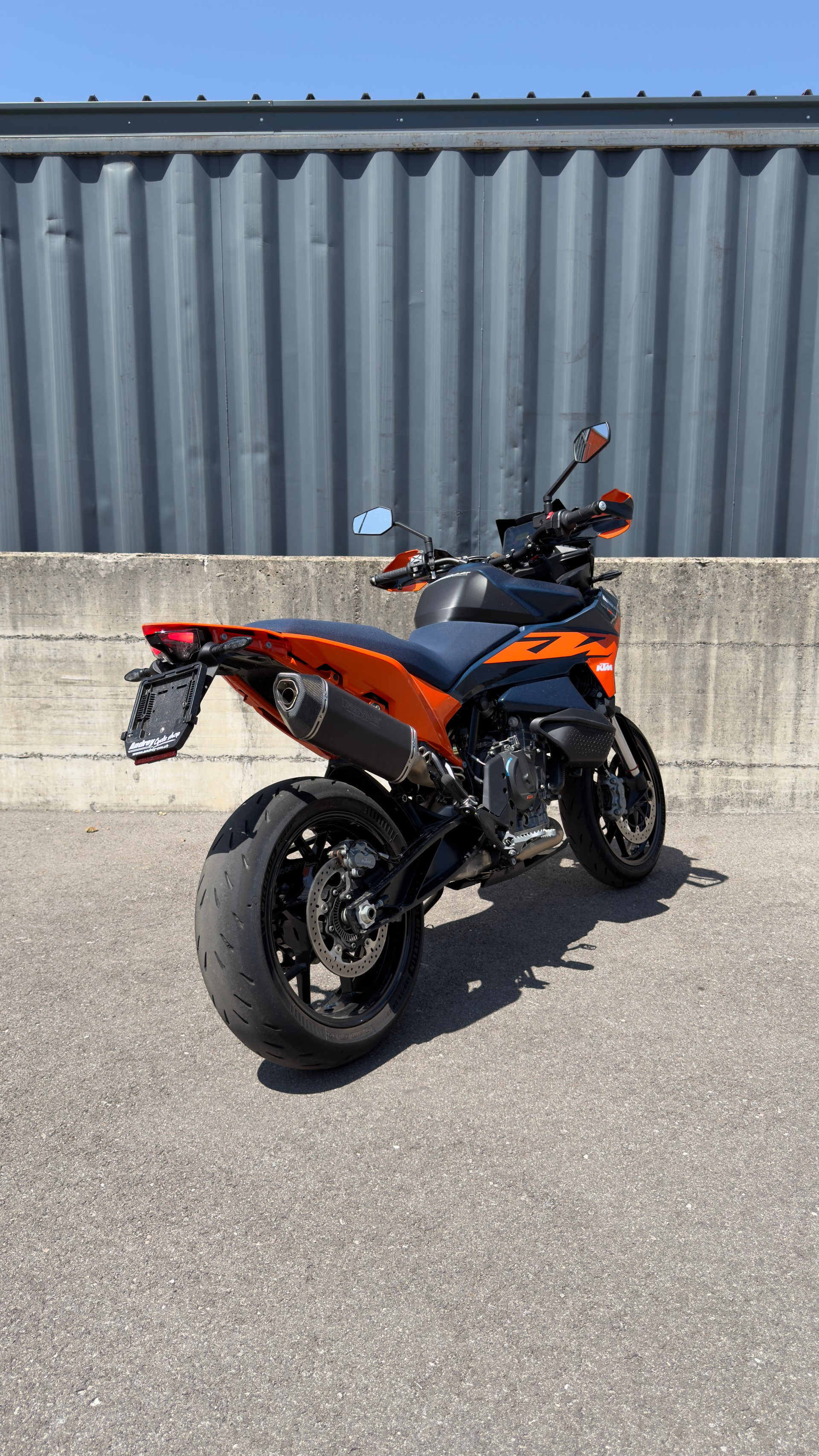KTM 890 SMT-image-2