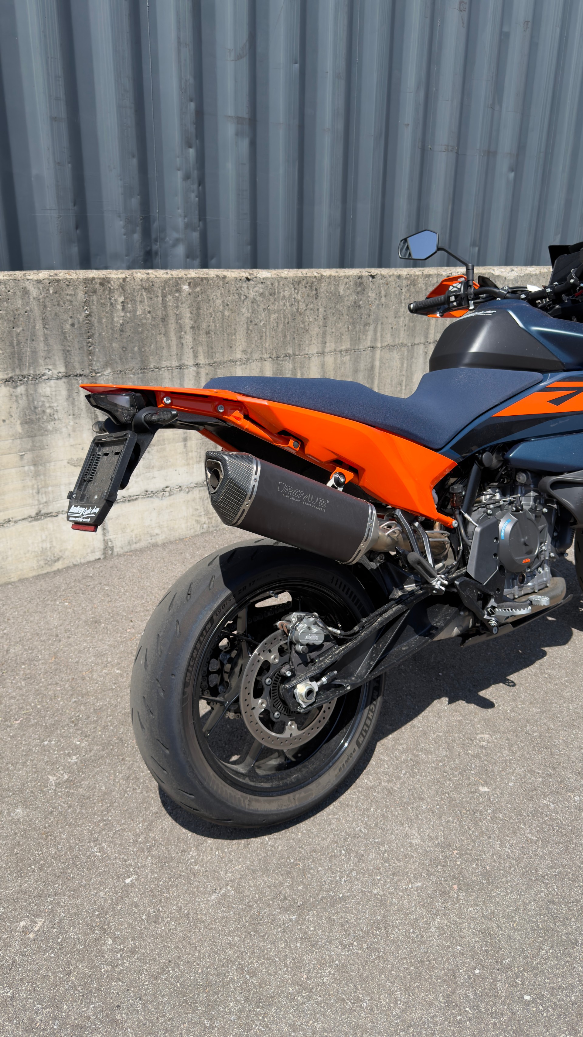KTM 890 SMT-image-7